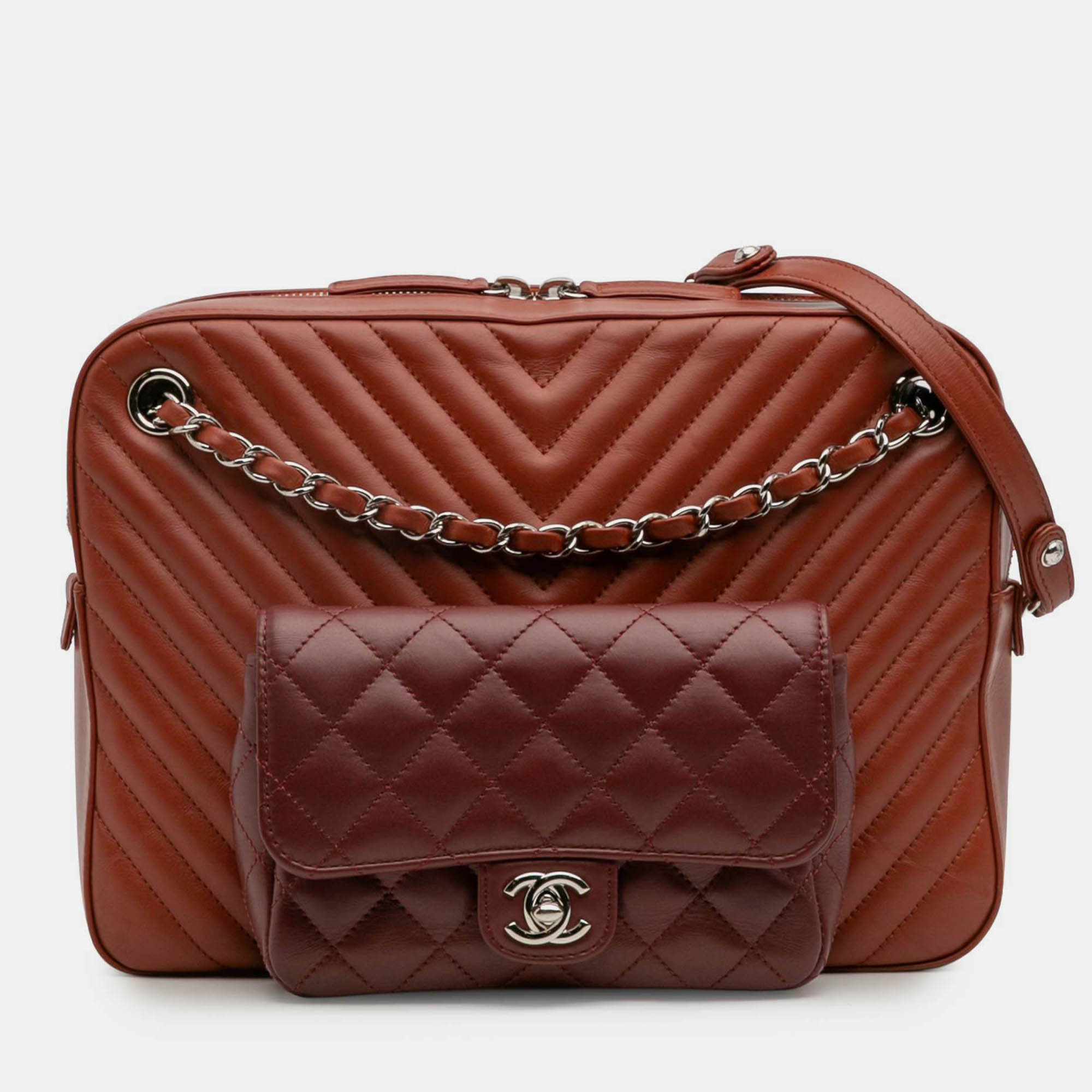 

Chanel Burgundy Paris-Hamburg Small Chevron Calfskin Double Camera Case