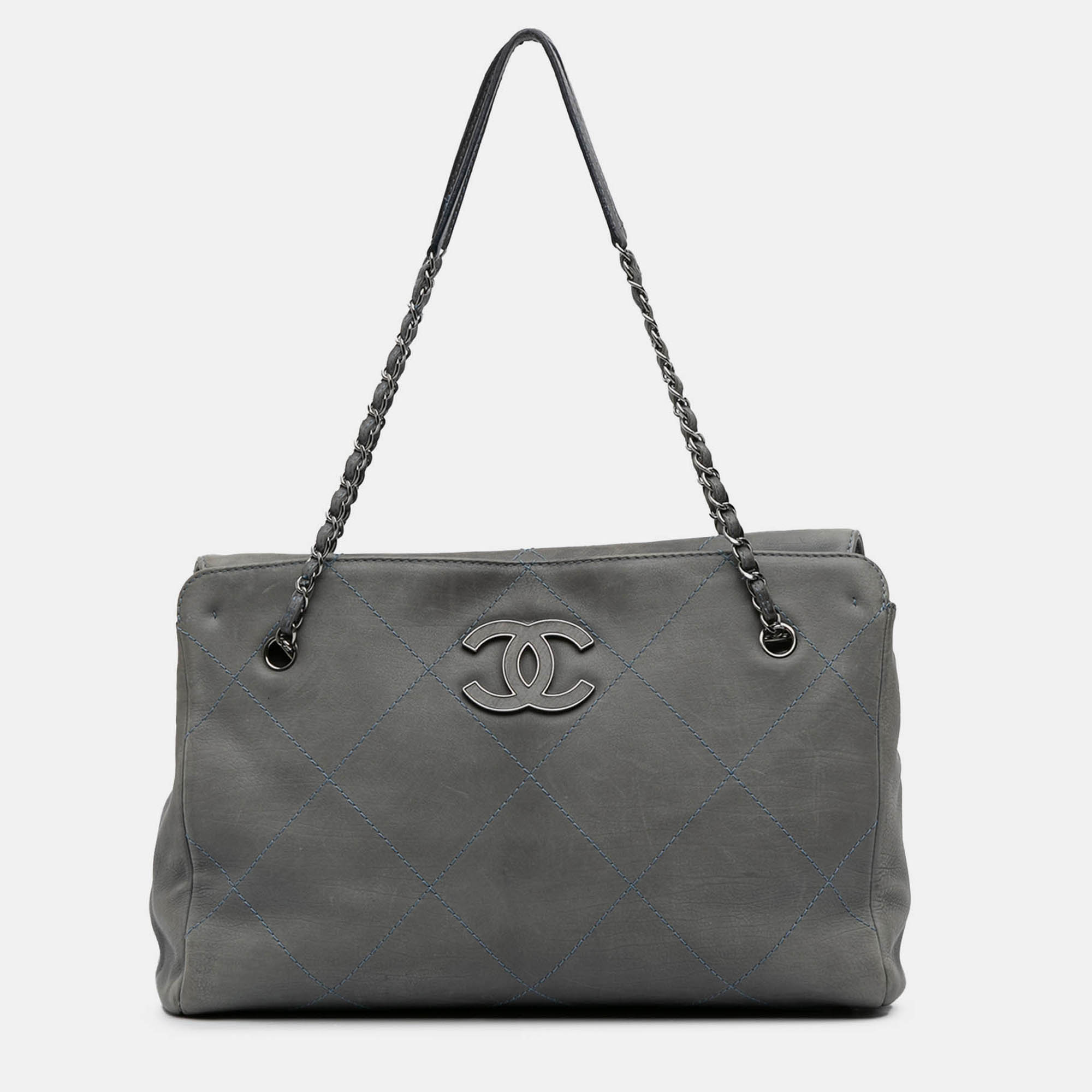 Pre-owned Chanel Grey Large Calfskin Ultra Stitch Hamptons Enamel Cc Tote In Gray