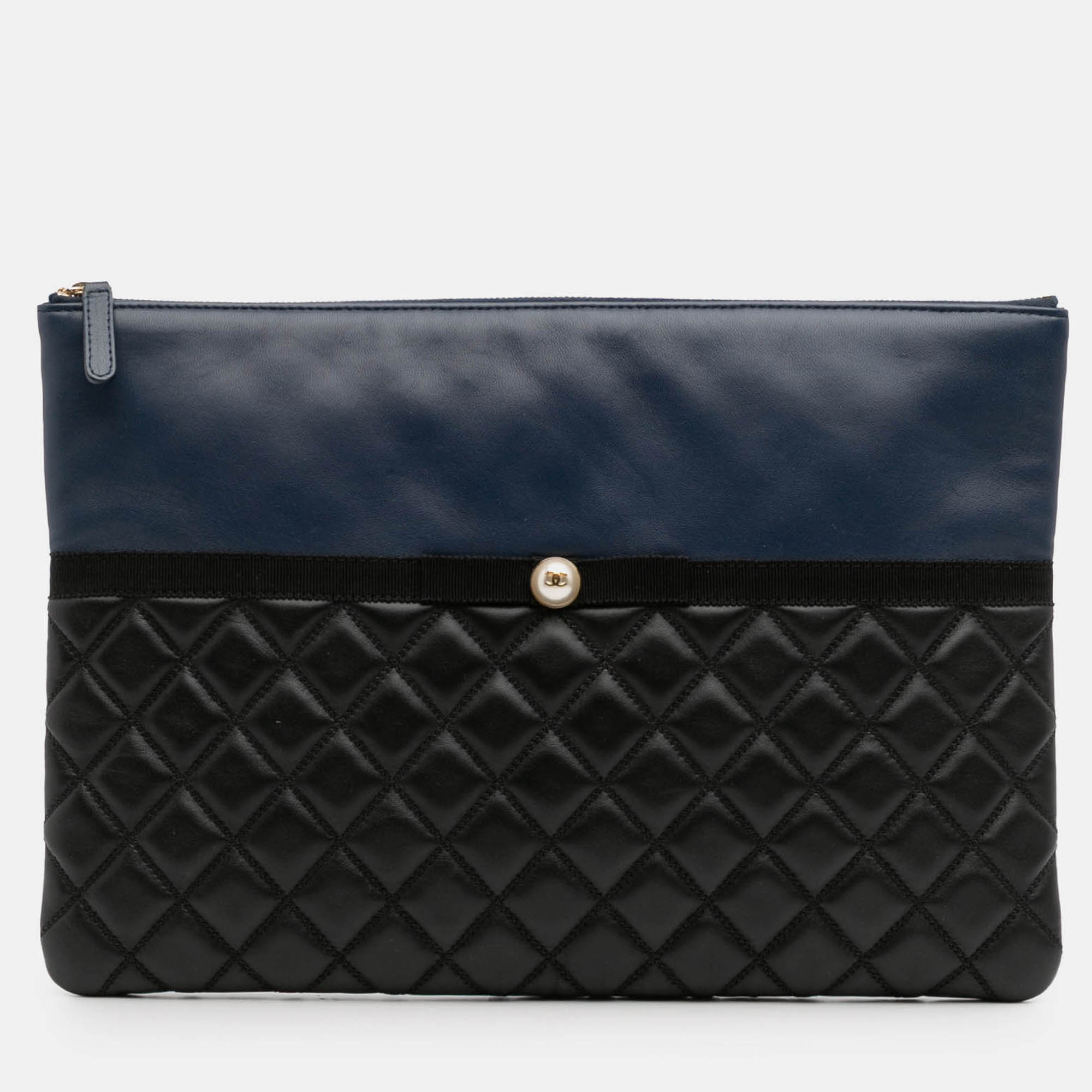 

Chanel Black Navy Blue Large Bicolor Quilted Leather Pearl O Case Clutch
