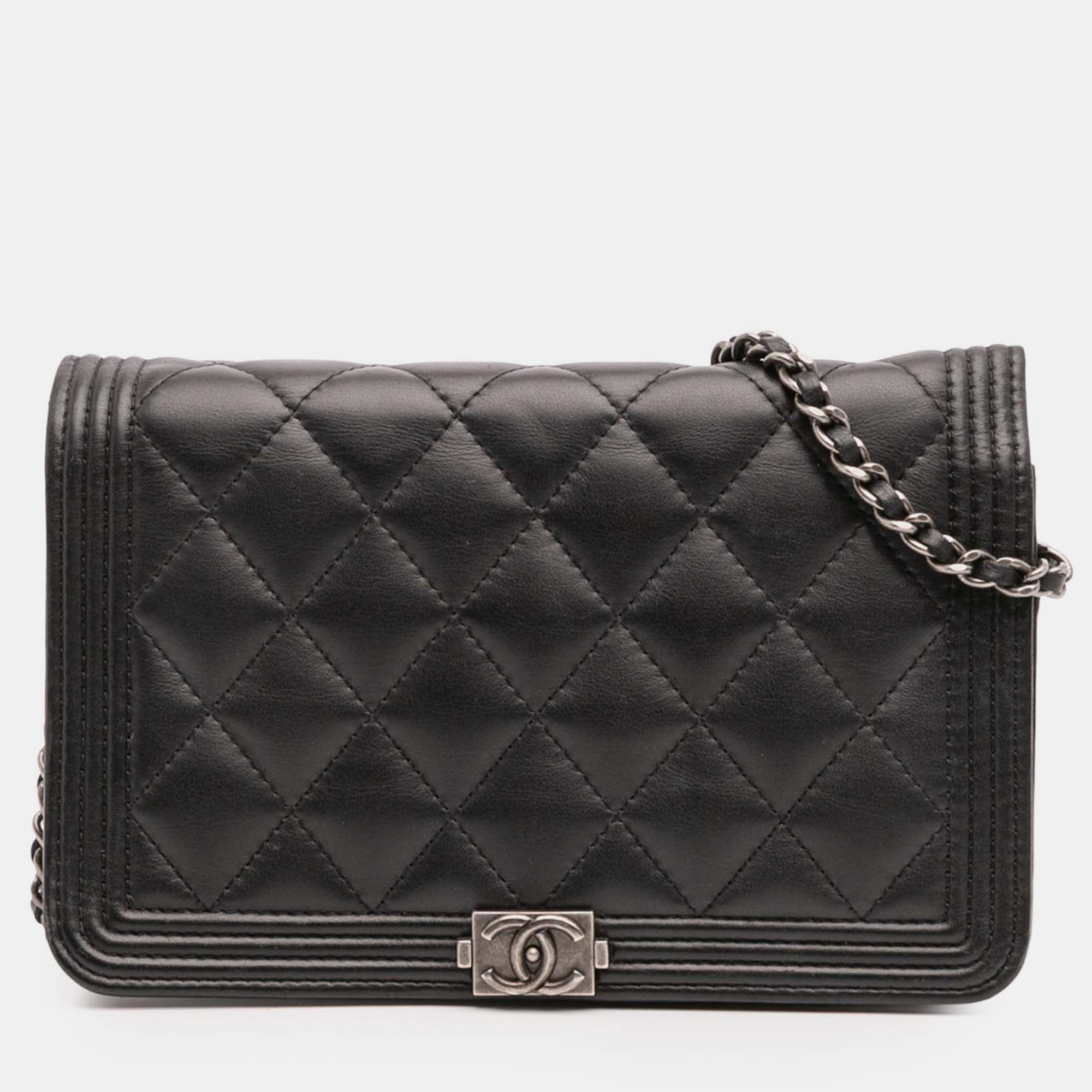 Pre-owned Chanel Black Quilted Lambskin Boy Wallet On Chain