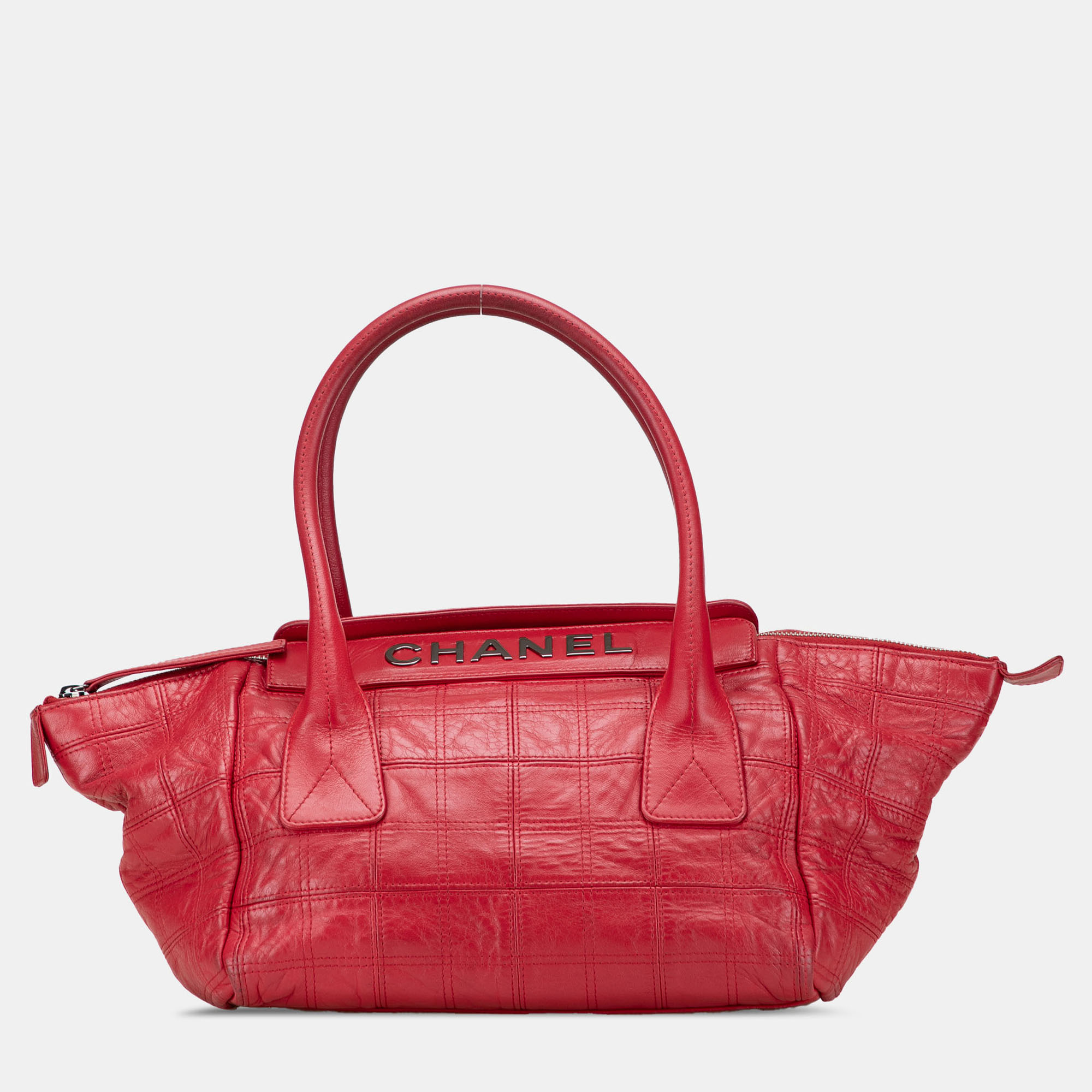 

Chanel Red Lambskin Square Stitched Lax Handbag