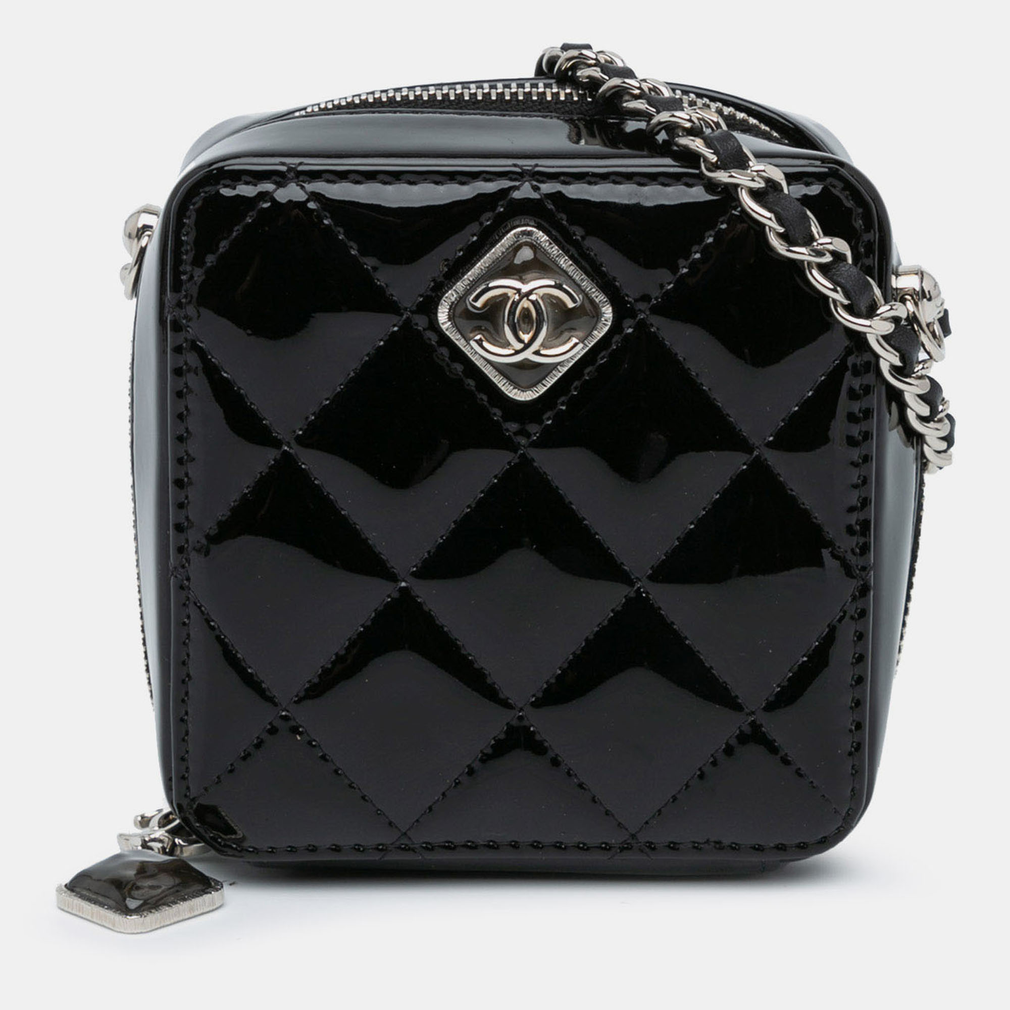 Pre-owned Chanel Black Cc Quilted Patent Diamond Resin Clutch With Chain