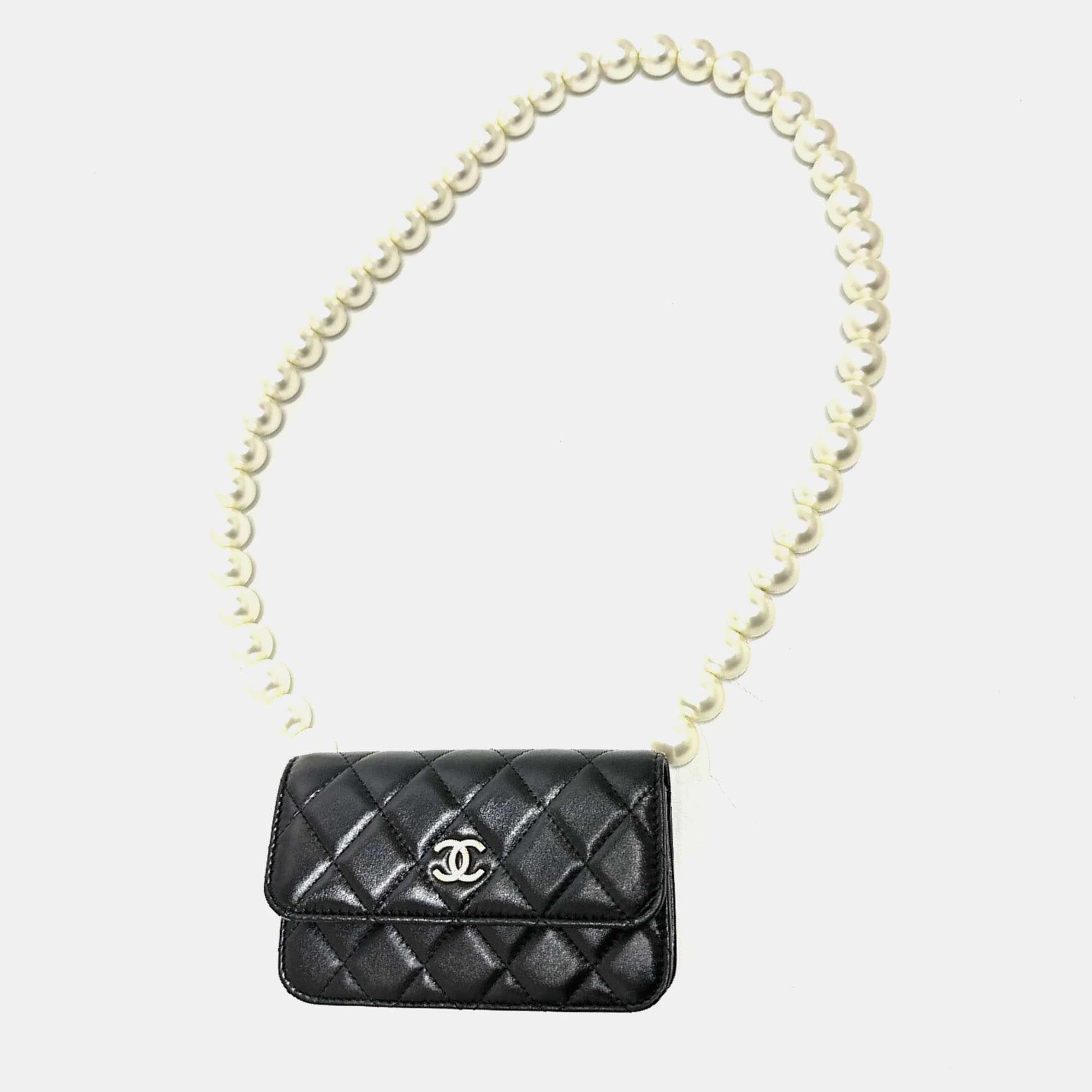 

Chanel Maxi Pearls Black Quilted Calfskin Clutch With Chain