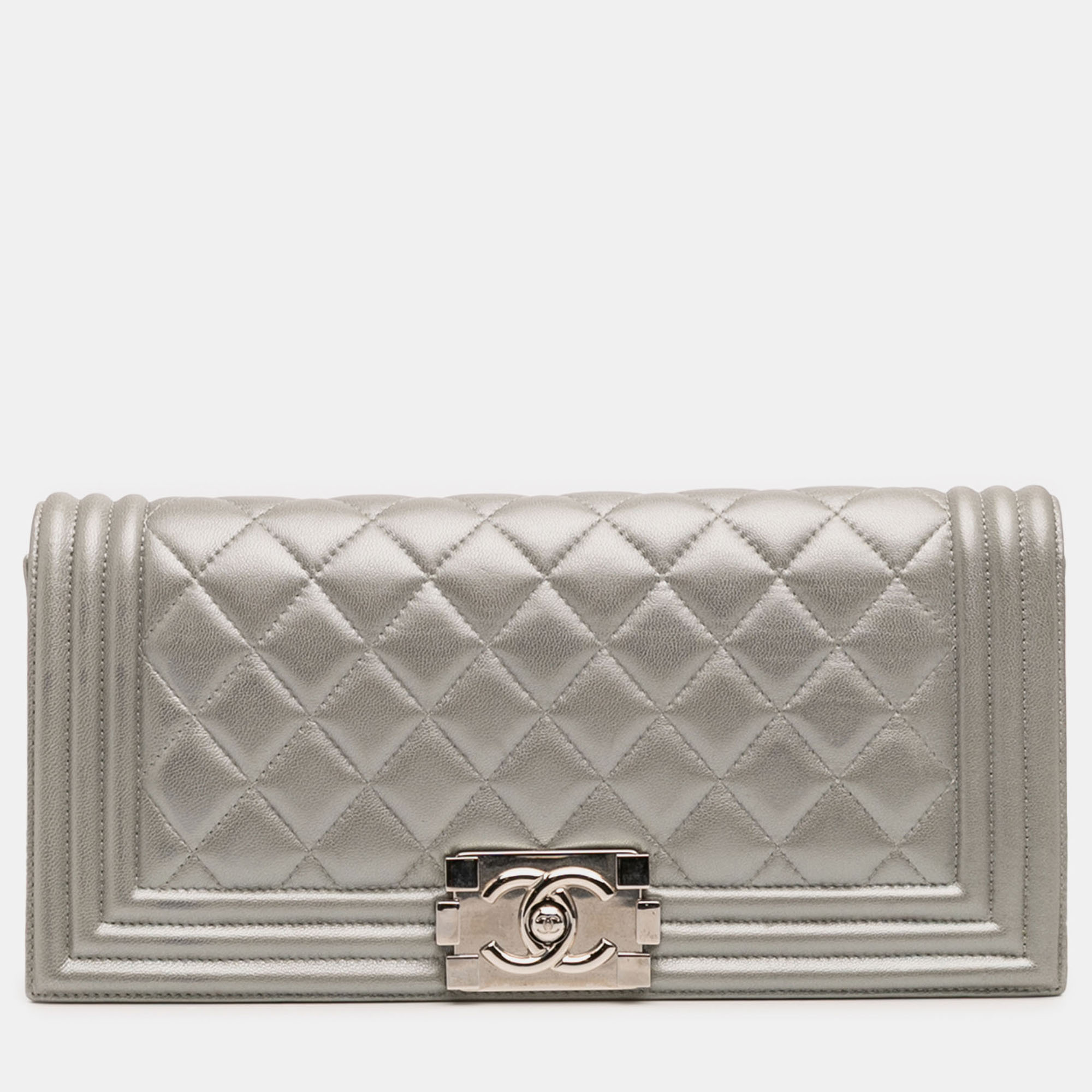 

Chanel Silver Quilted Lambskin Boy Flap Clutch