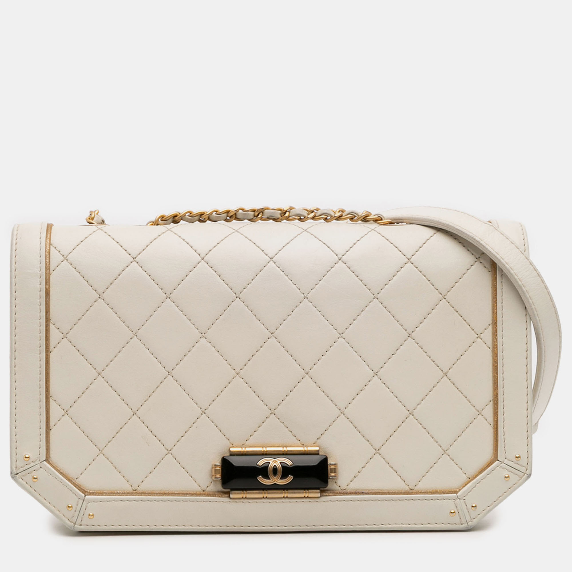 

Chanel White Medium Quilted Calfskin Octagon CC Clasp Flap
