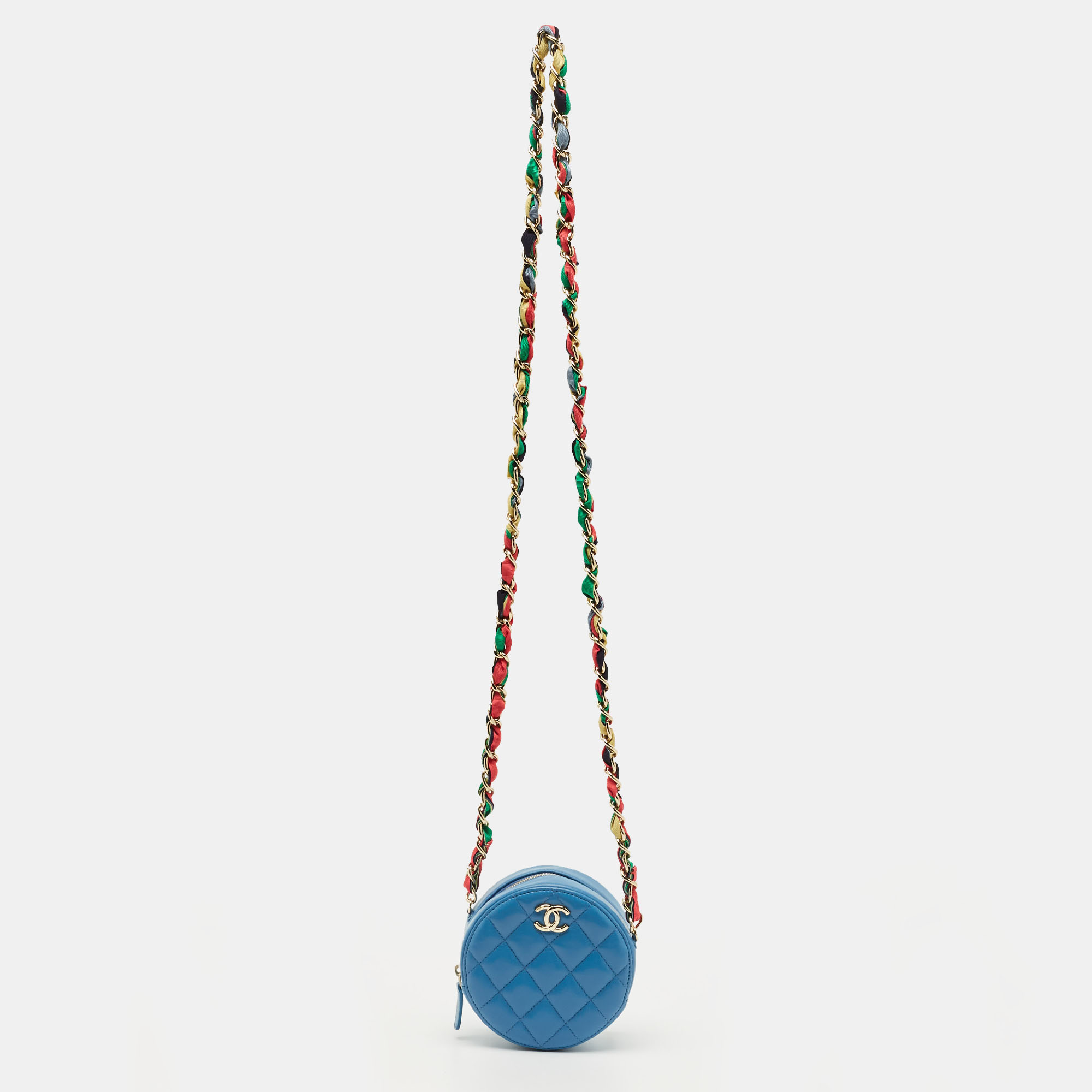 

Chanel Blue Quilted Leather Ribbon Round Chain Clutch