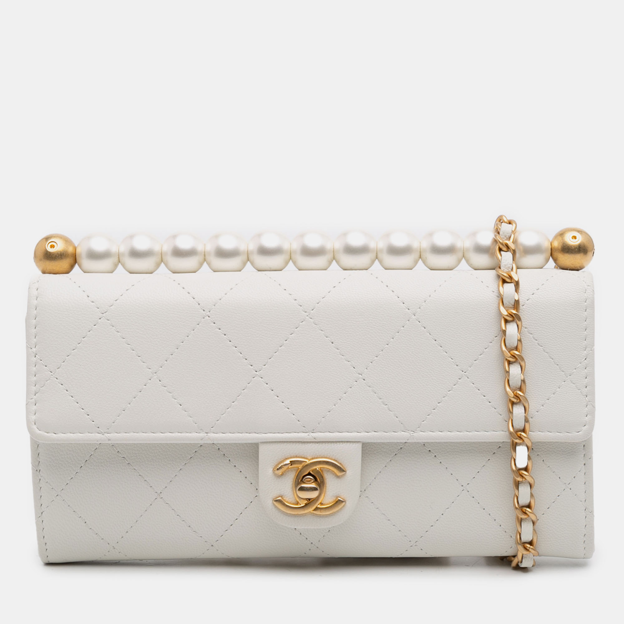 

Chanel White CC Quilted Goatskin Chic Pearls Wallet On Chain