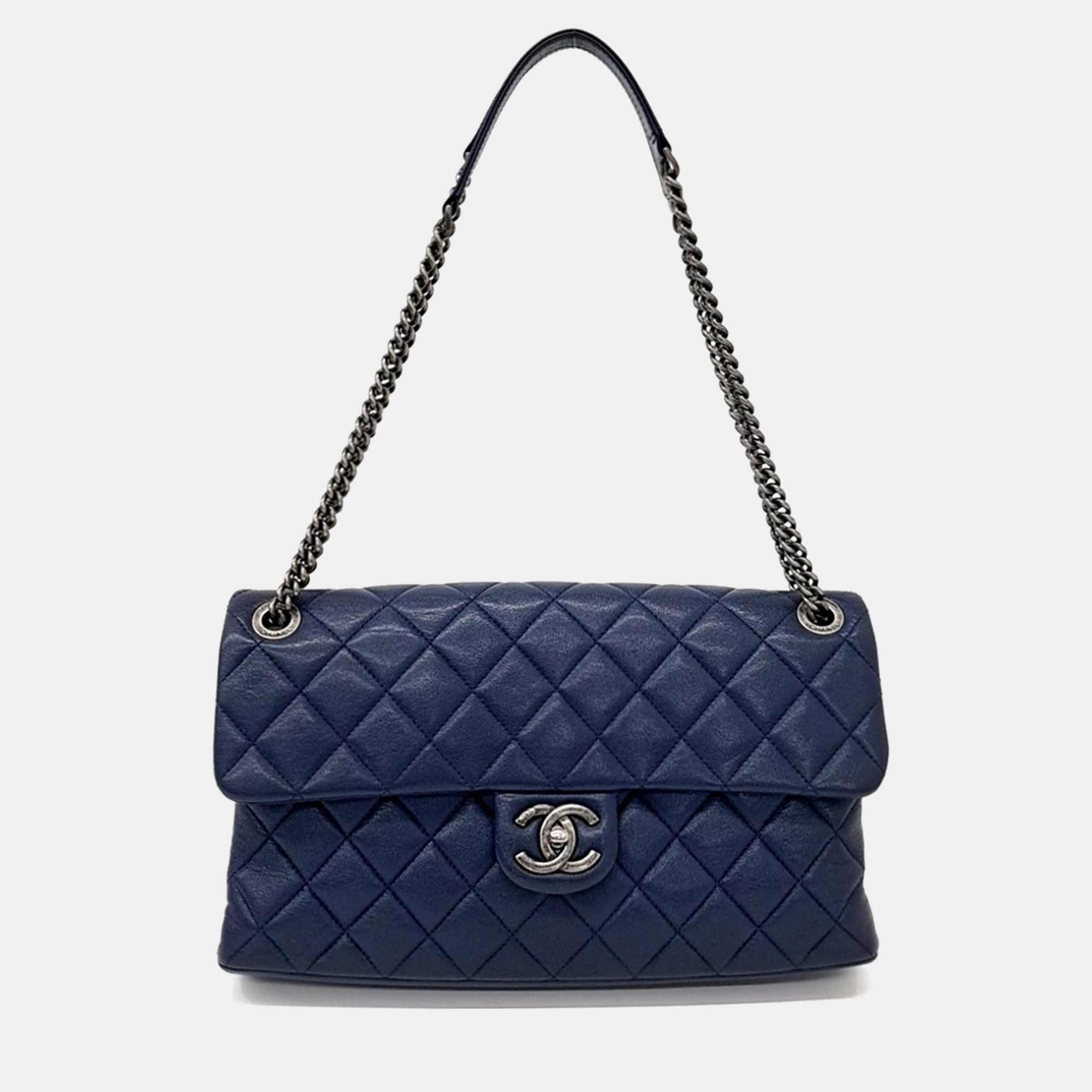 

Chanel Navy Blue Leather chain shoulder bag