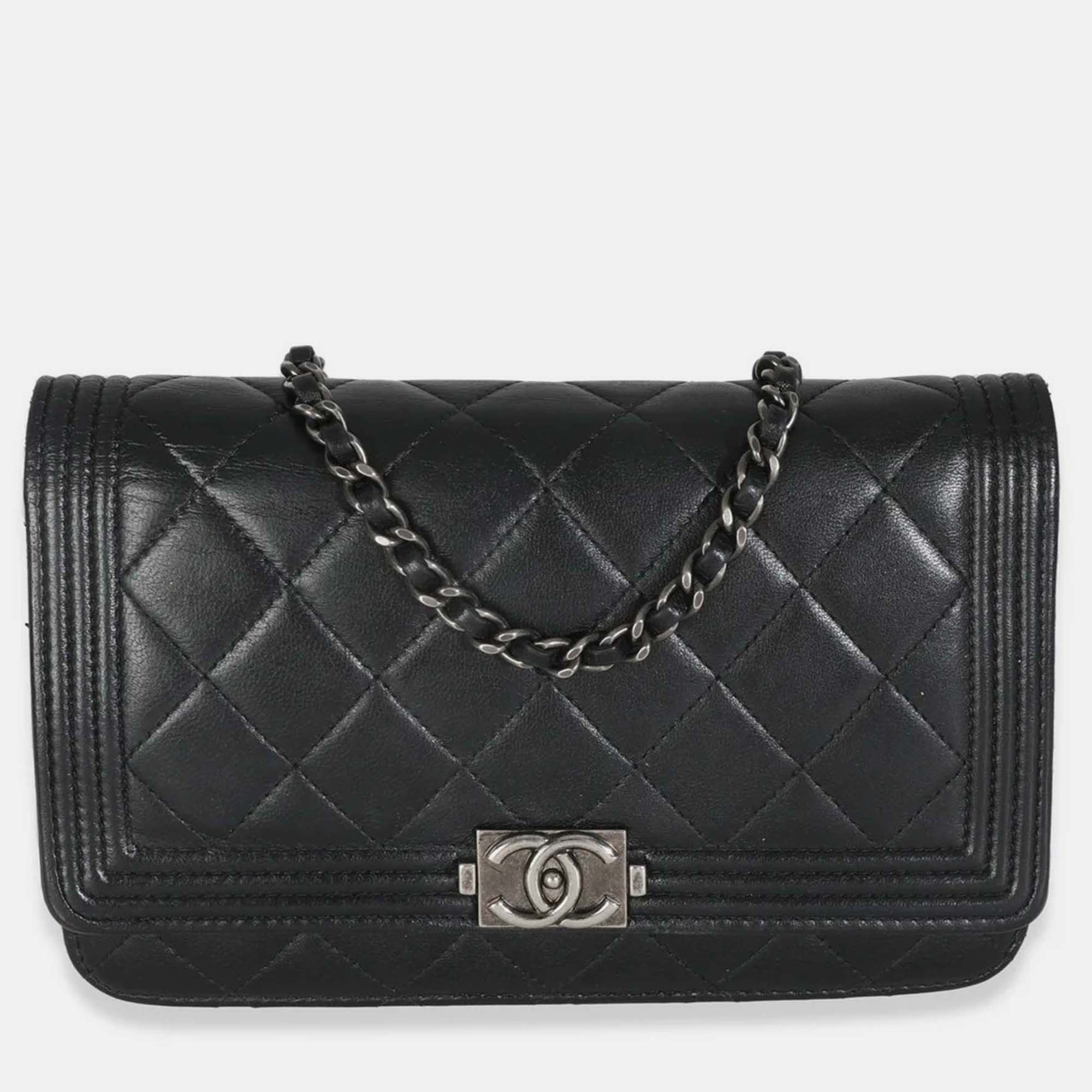 Pre-owned Chanel Black Quilted Lambskin Boy Wallet On Chain