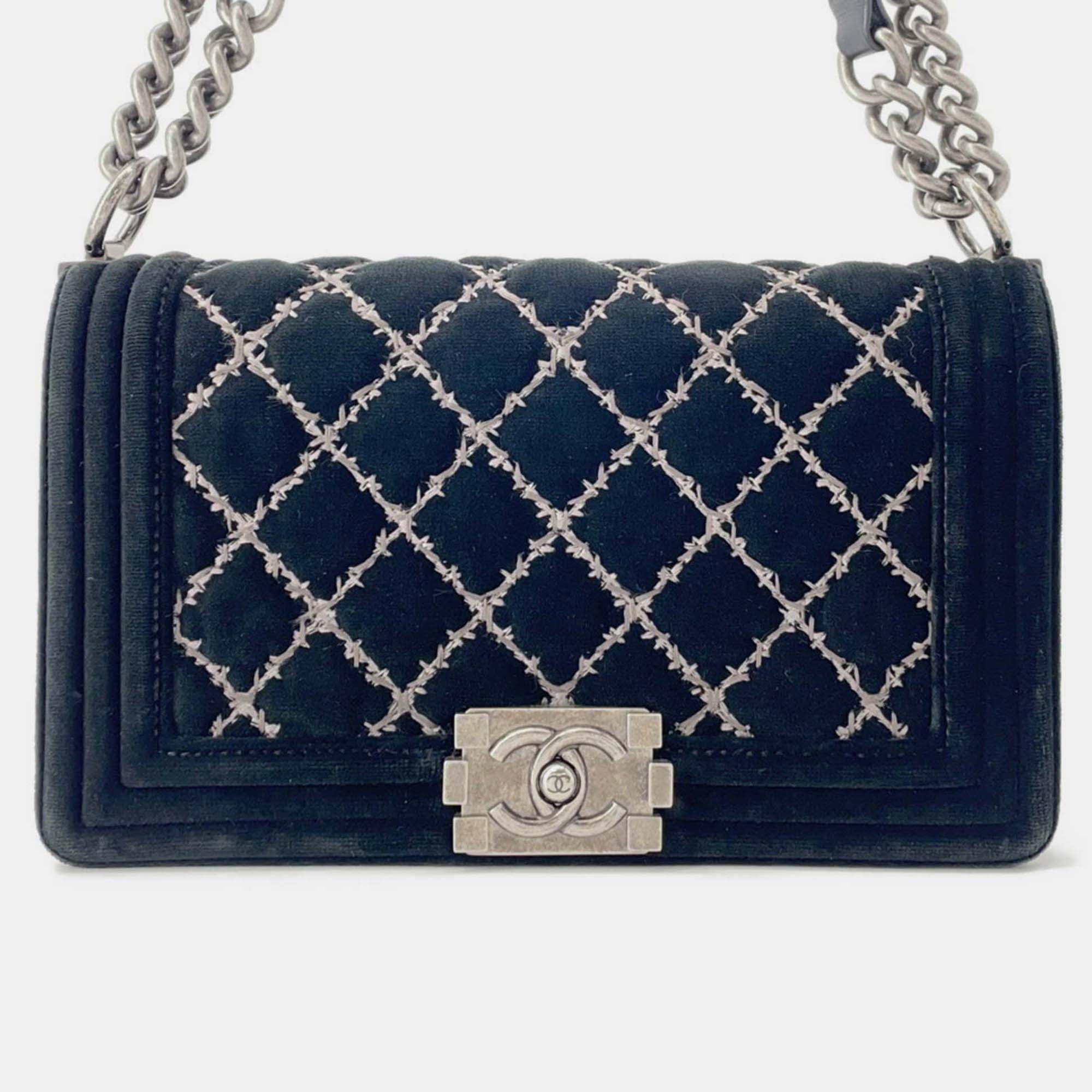 

Chanel Chain Shoulder Bag Boy 25 Matelasse Velour Black