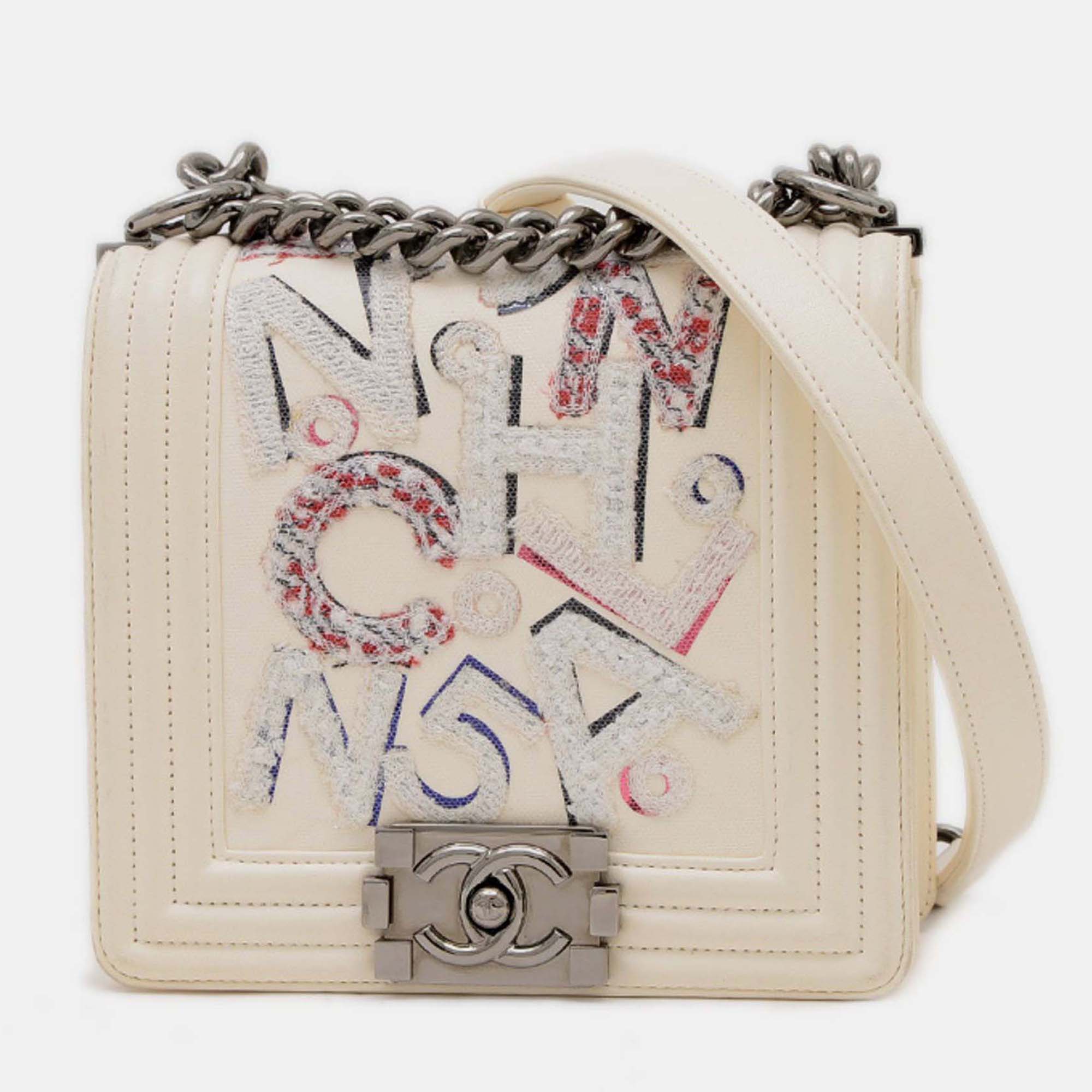 

Chanel Boy Chanel Chain Shoulder Bag Leather Canvas White