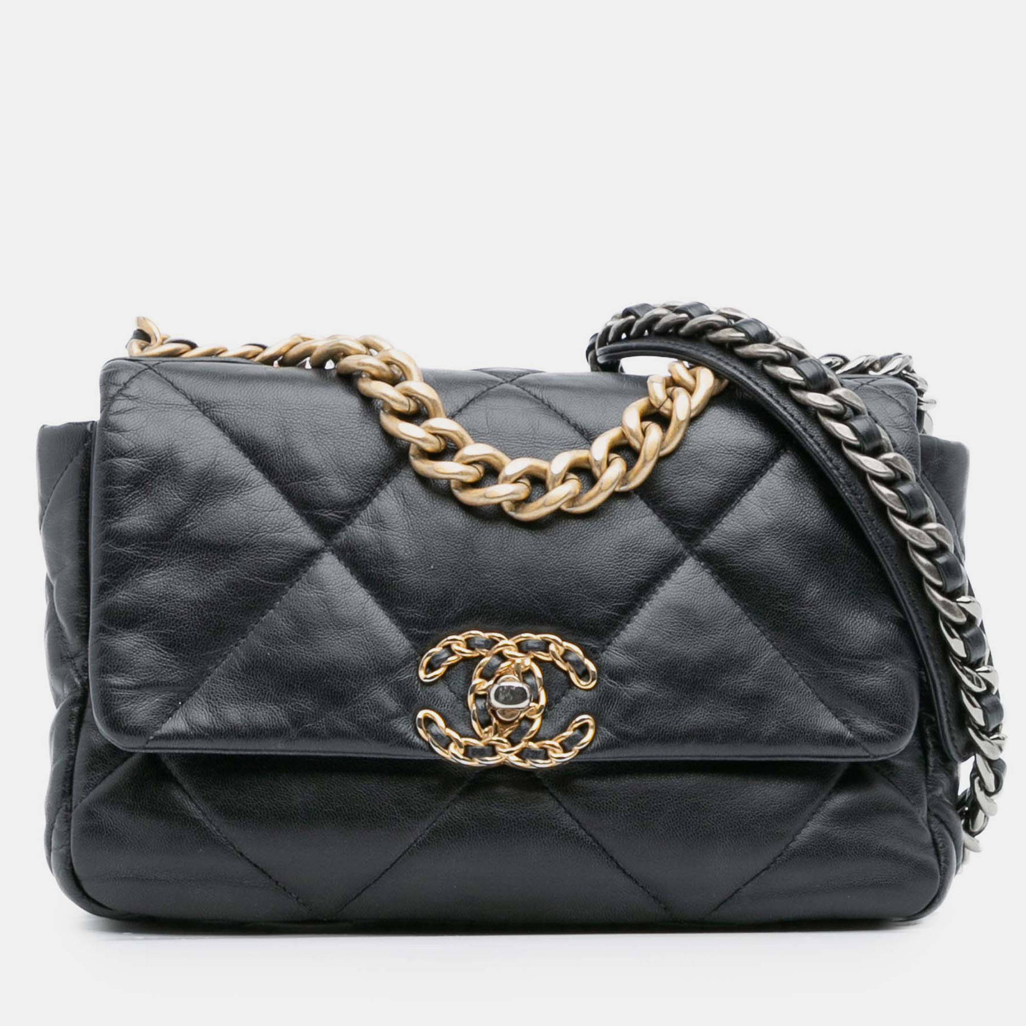 

Chanel Black Medium Lambskin 19 Flap