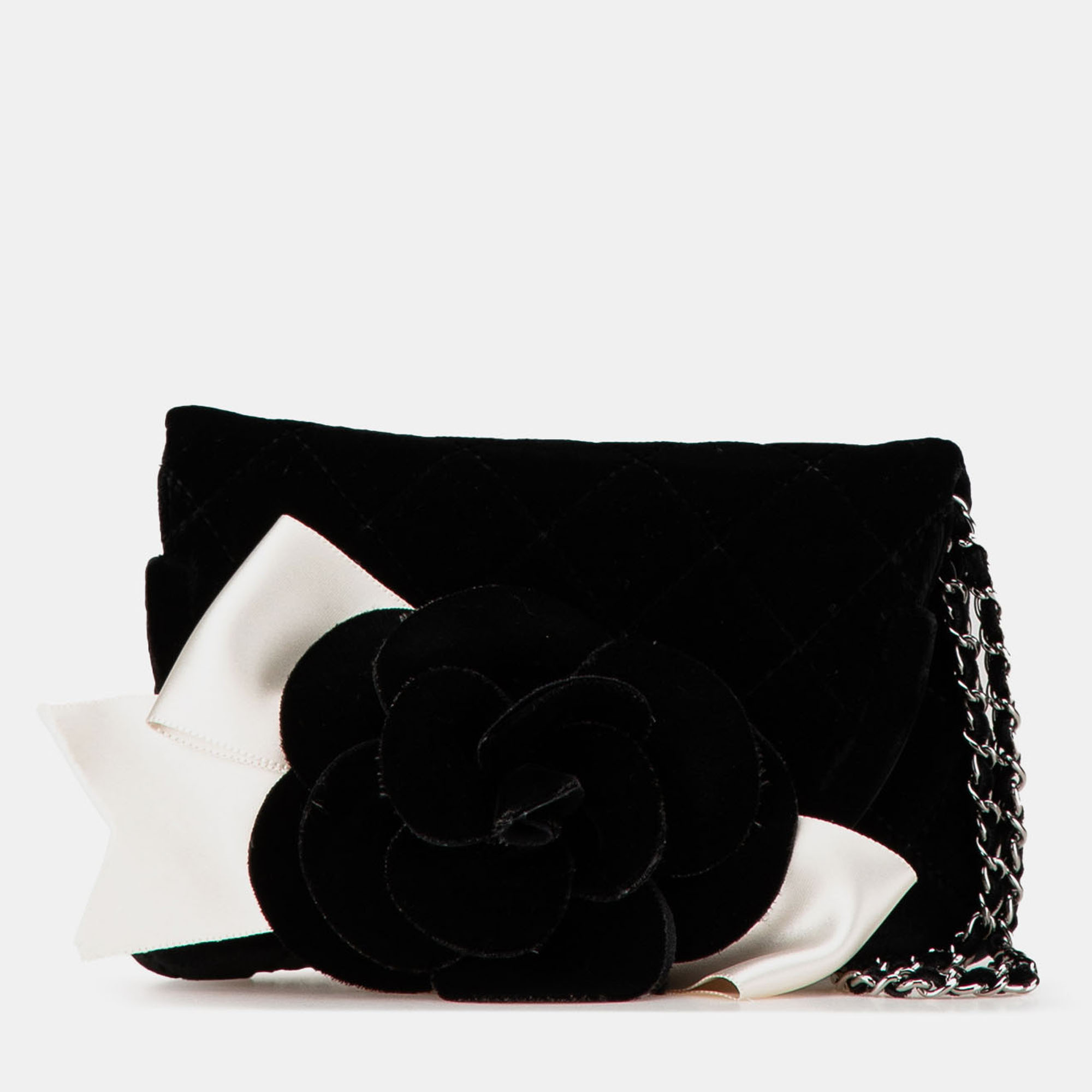 Pre-owned Chanel Black Quilted Velvet Camellia Wristlet Clutch