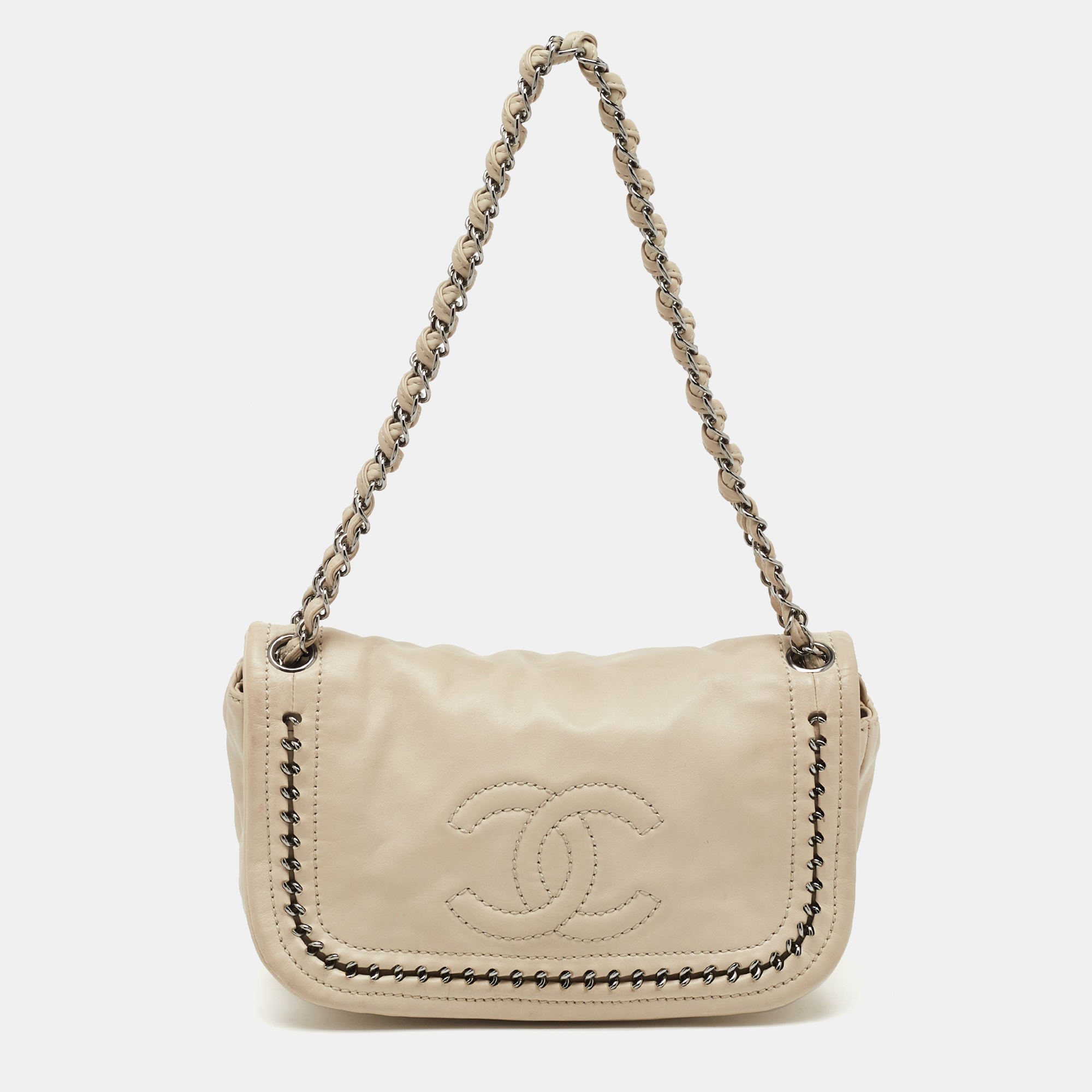 

Chanel Cream Leather Luxe Ligne CC Accordion Flap Bag