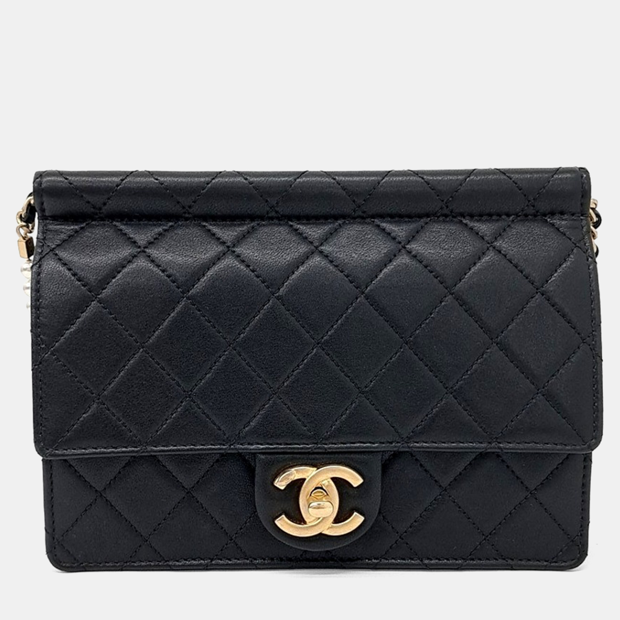 

Chanel Black Leather pearl chain shoulder bag