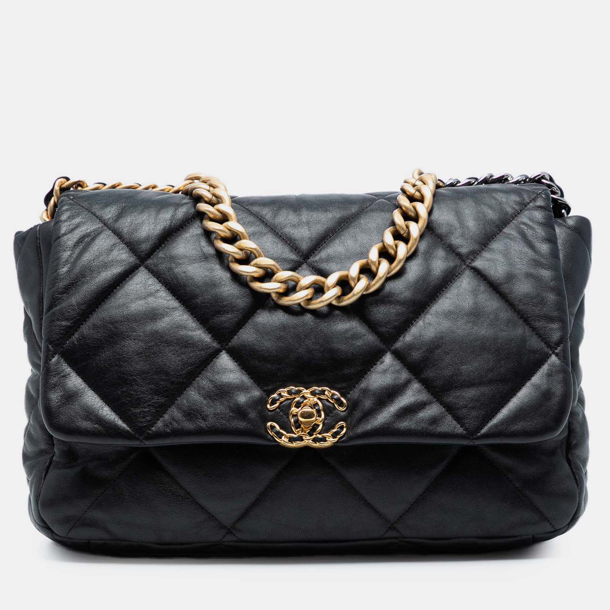 

Chanel Black Maxi Lambskin 19 Flap