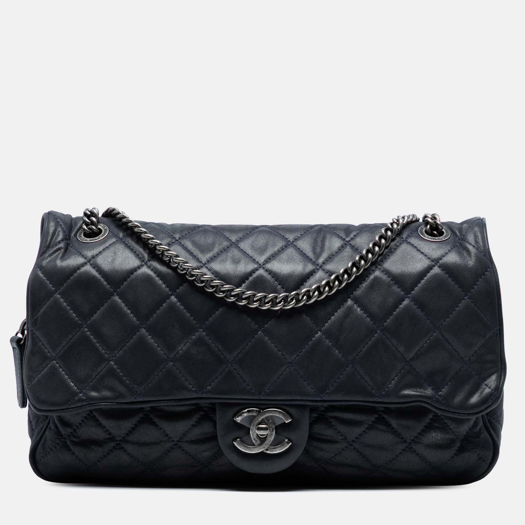 

Chanel Black Large Quilted Iridescent Calfskin Shiva Flap