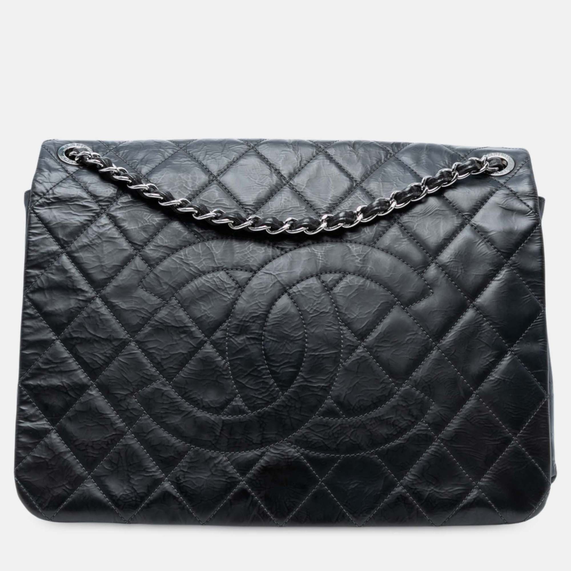 

Chanel Black  CC Glazed Quilted Calfskin Single Flap