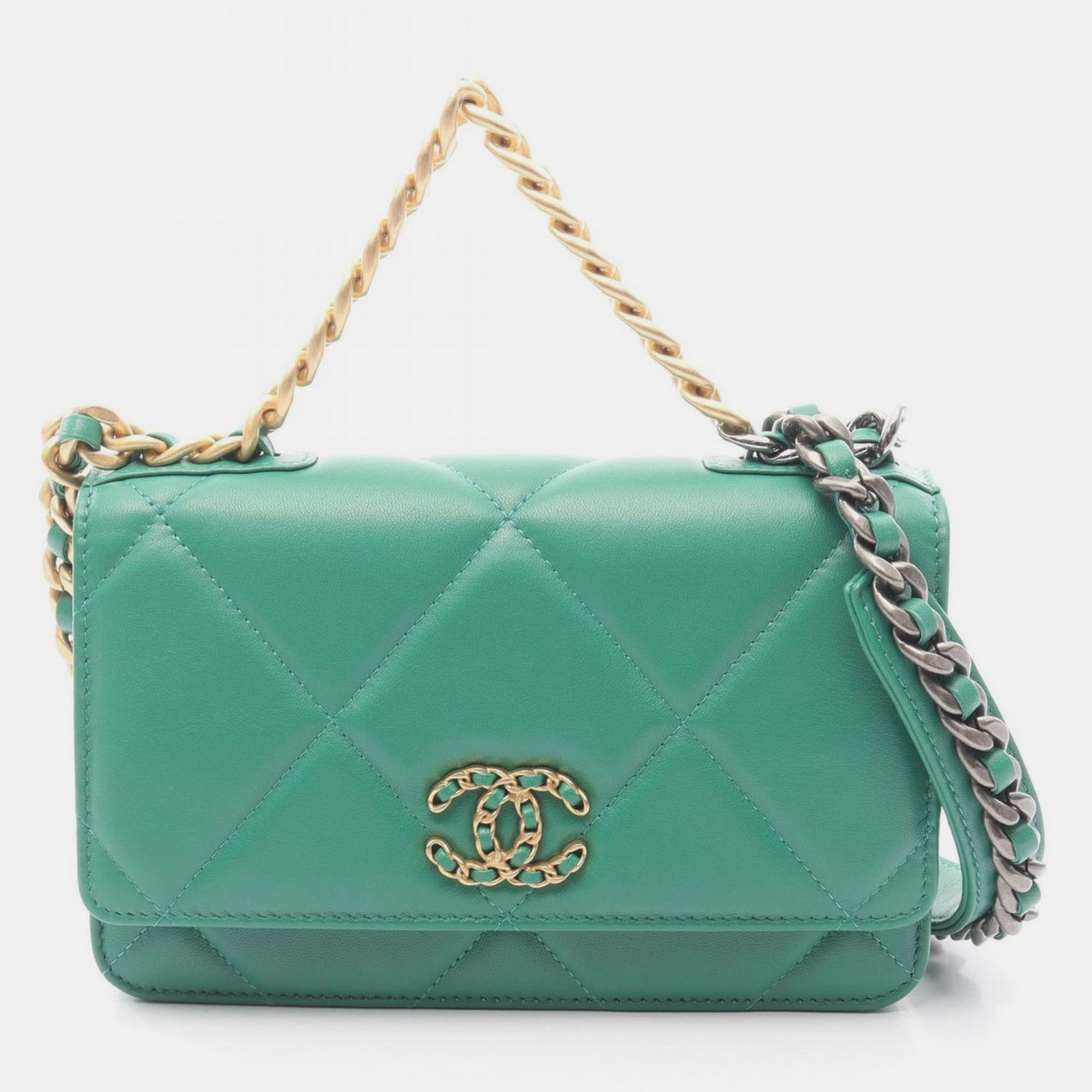 

Chanel 19 Disneuf Matelasse Shoulder Bag In Lambskin Green