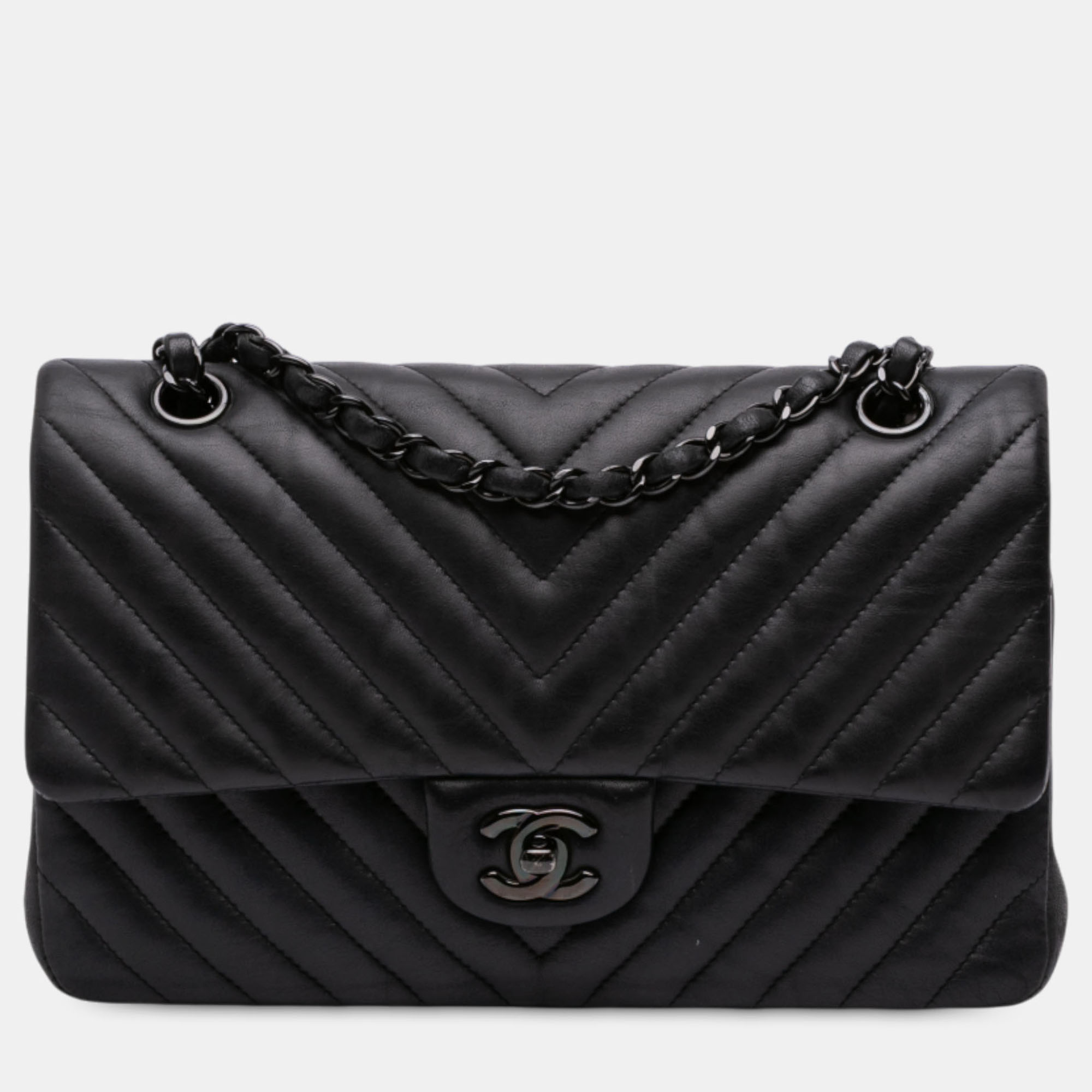 

Chanel Black Medium Classic Chevron Lambskin Double Flap