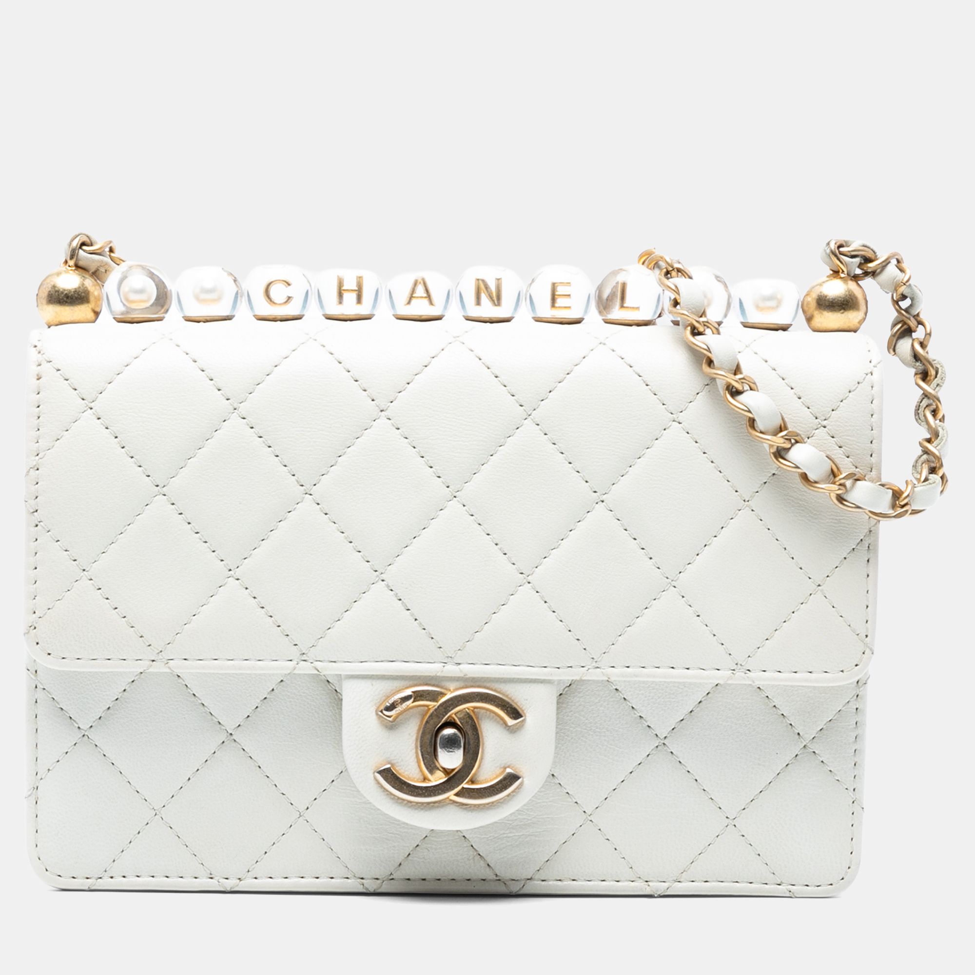 

Chanel White Medium Lambskin Chic Pearls Flap