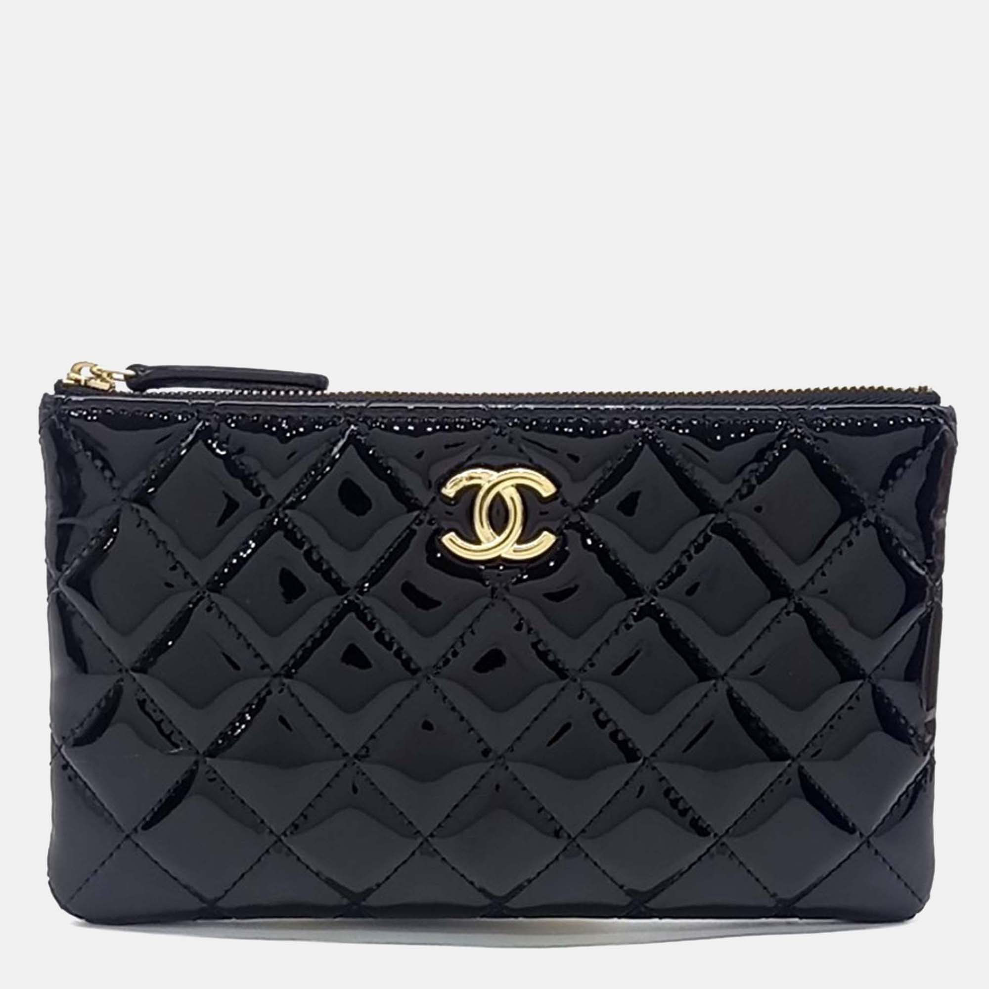 

Chanel Black Patent Leather patent pouch