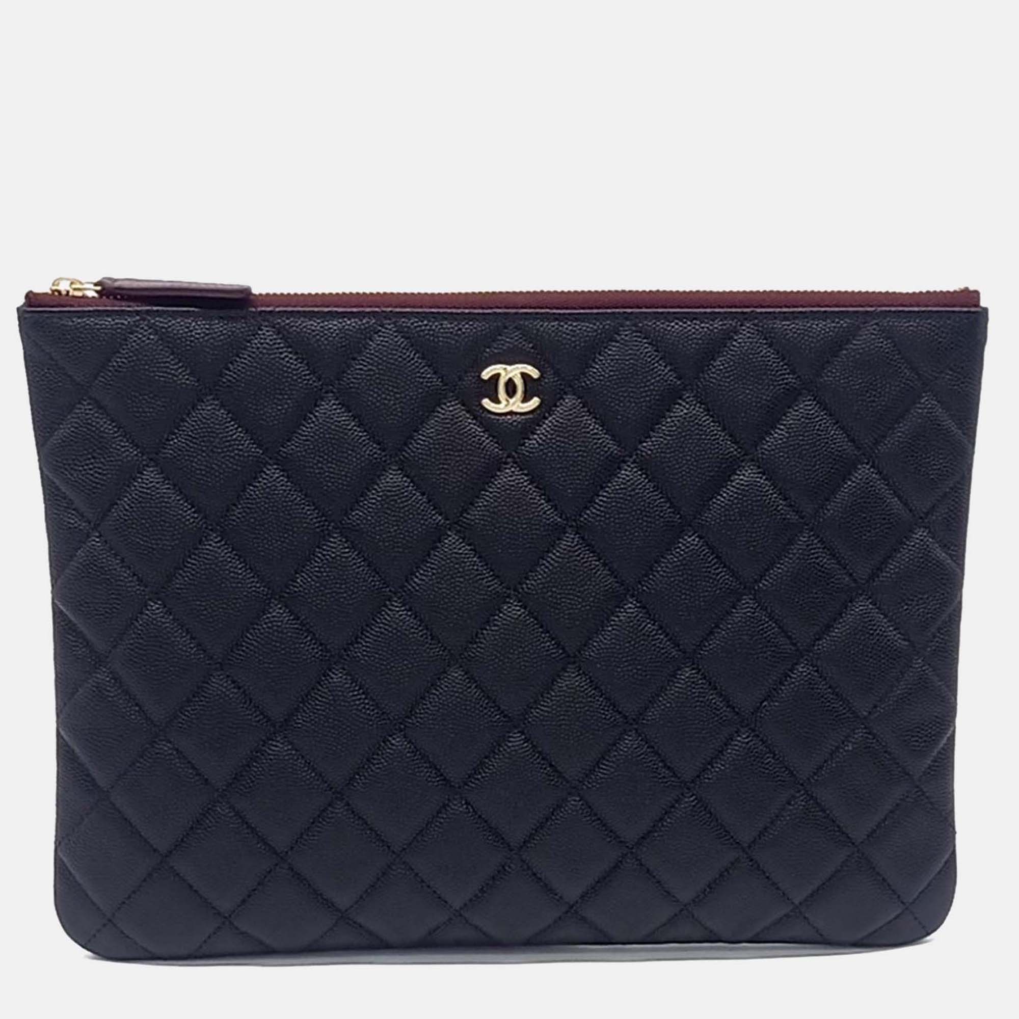 

Chanel Black Leather Caviar Clutch New Medium