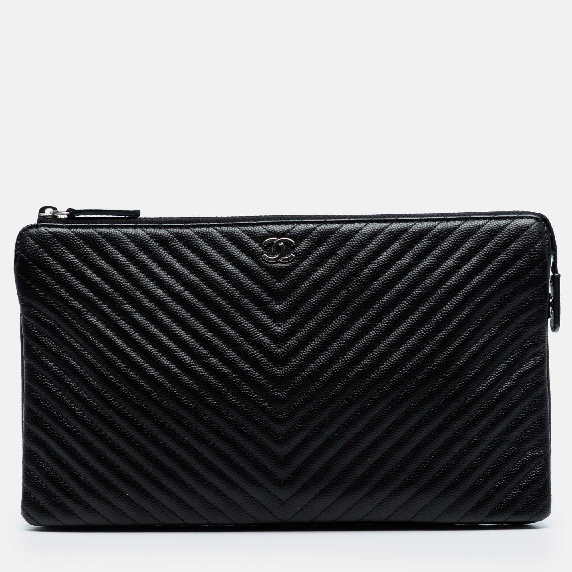 CHANEL Pre-owned Black Cc Chevron Caviar Zip Clutch