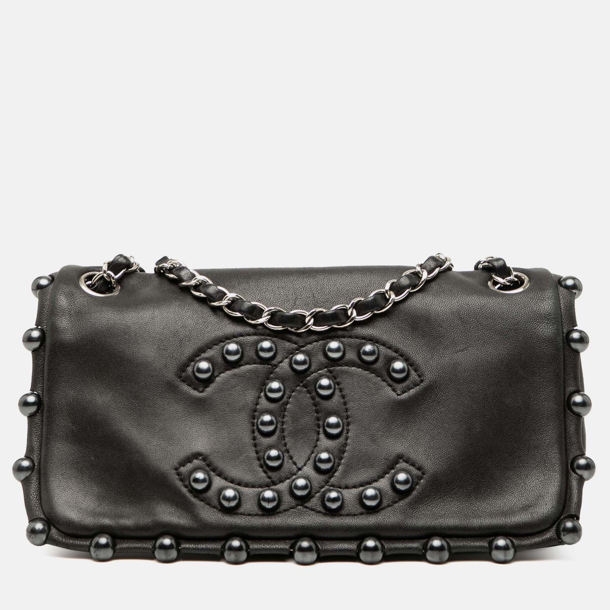 

Chanel Black Lambskin Pearl Obsession Flap
