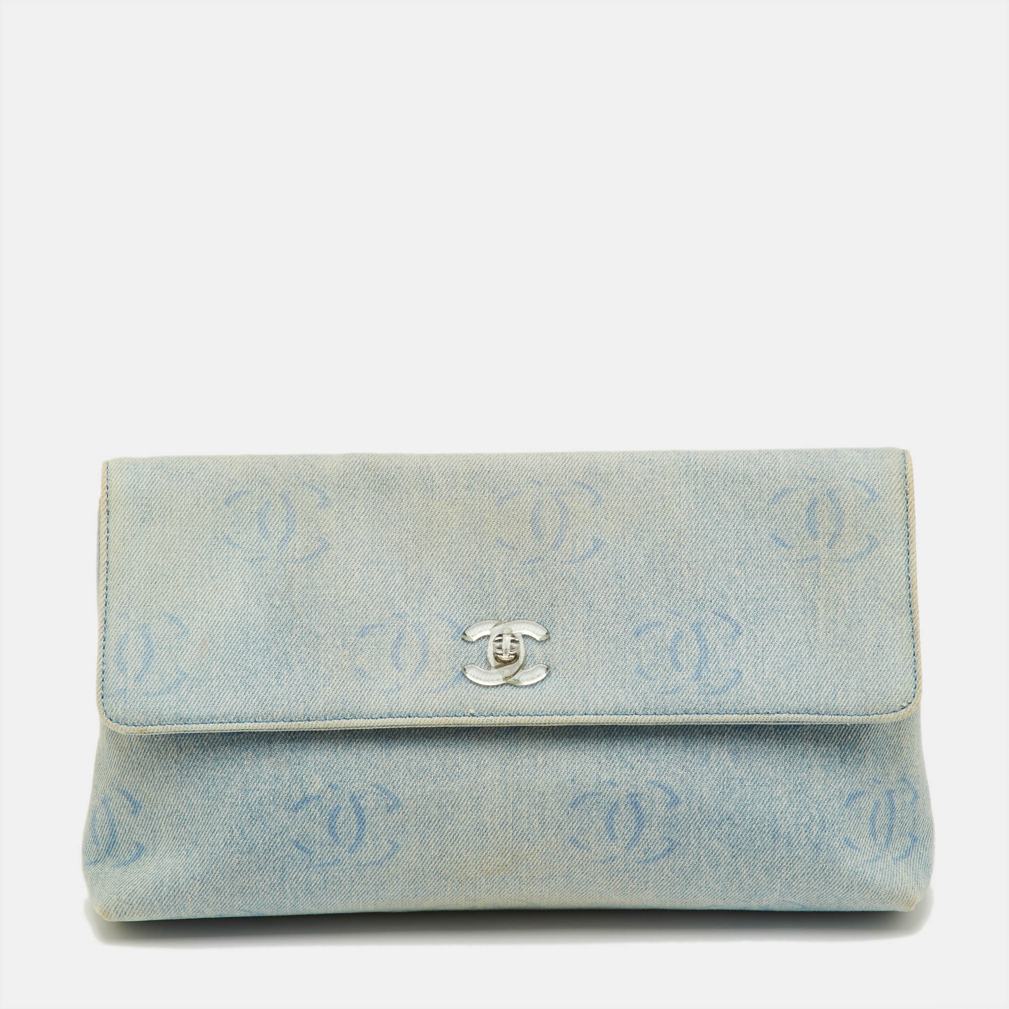 Pre-owned Chanel Cc Signature Vintage Blue Denim Clutch