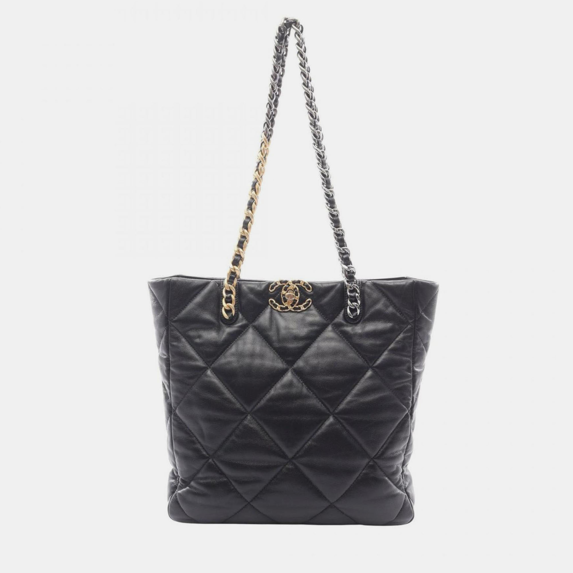 

Chanel 19 Matelasse Shoulder Bag In Lambskin Leather Black