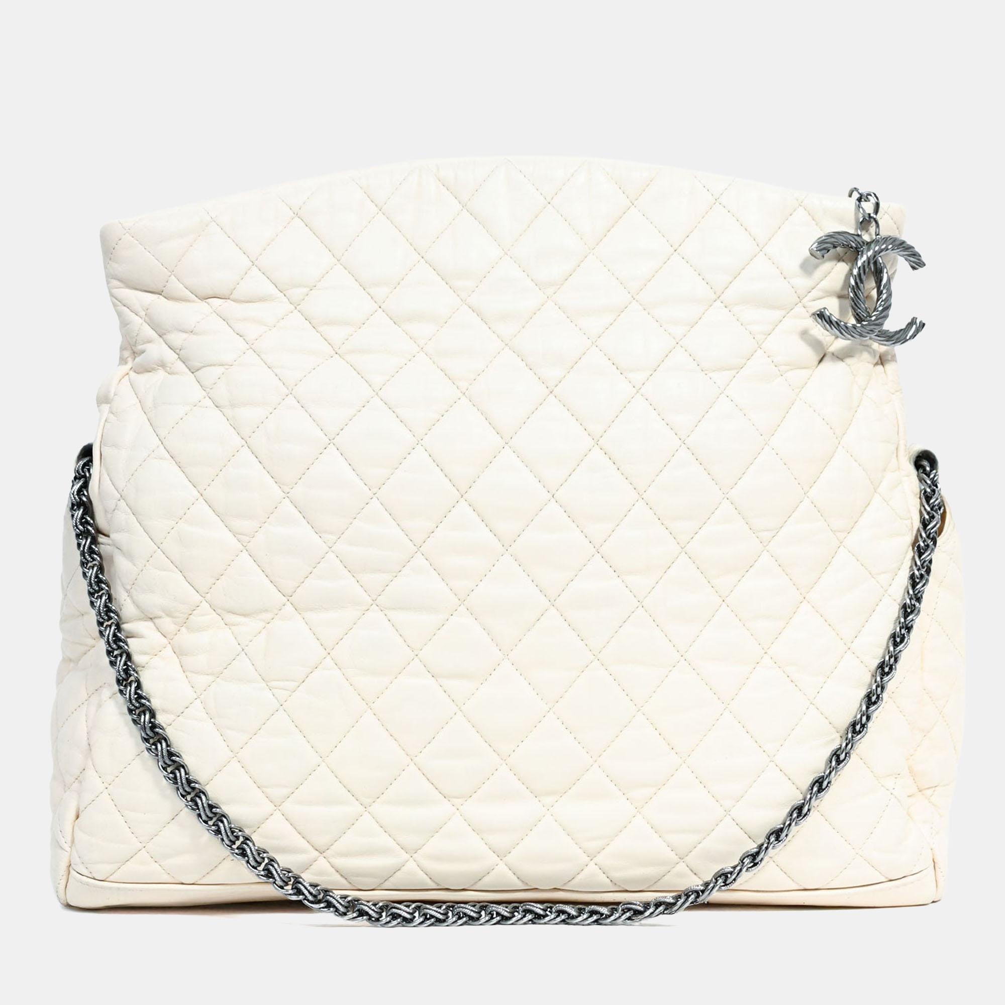 Pre-owned Chanel 2008-09 White Lambskin Quilted Paris-moscou Red Square Kremlin Tote