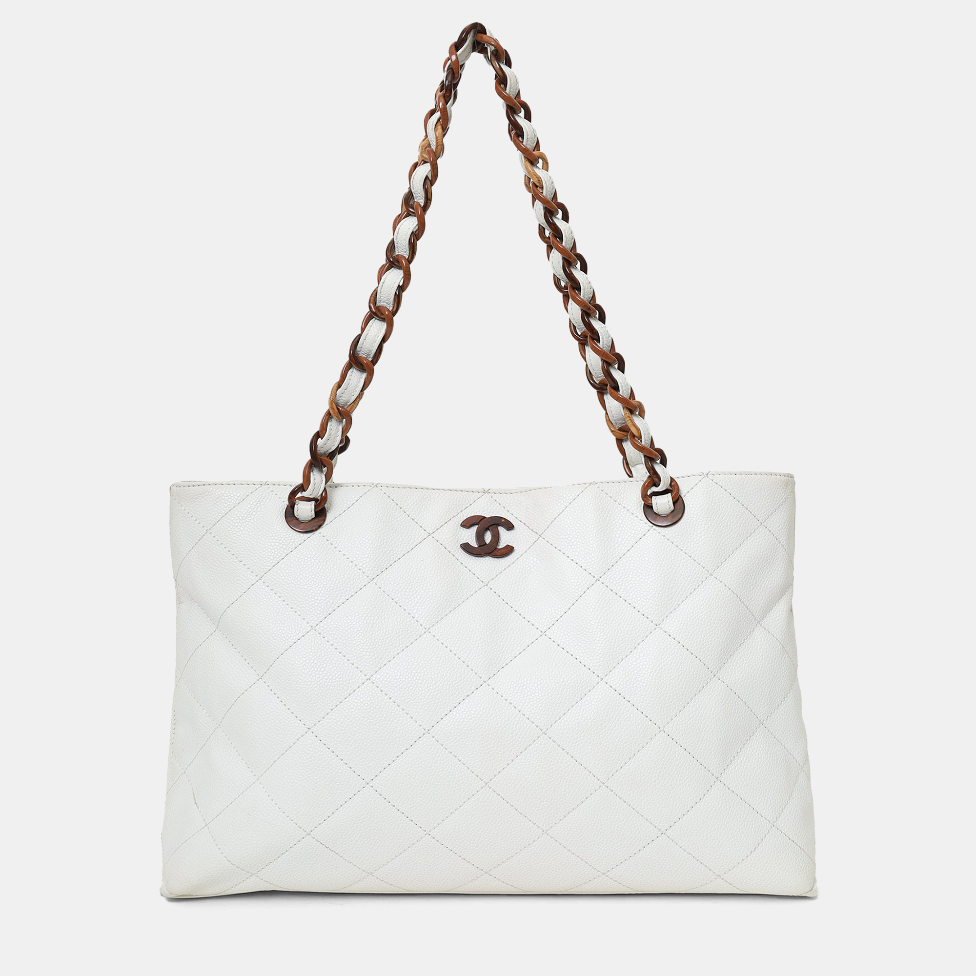 Click to view more detailed imagery on our partner's website Pre-owned Chanel 2000-02 White Caviar Quilted Cc Wood Chain Tote