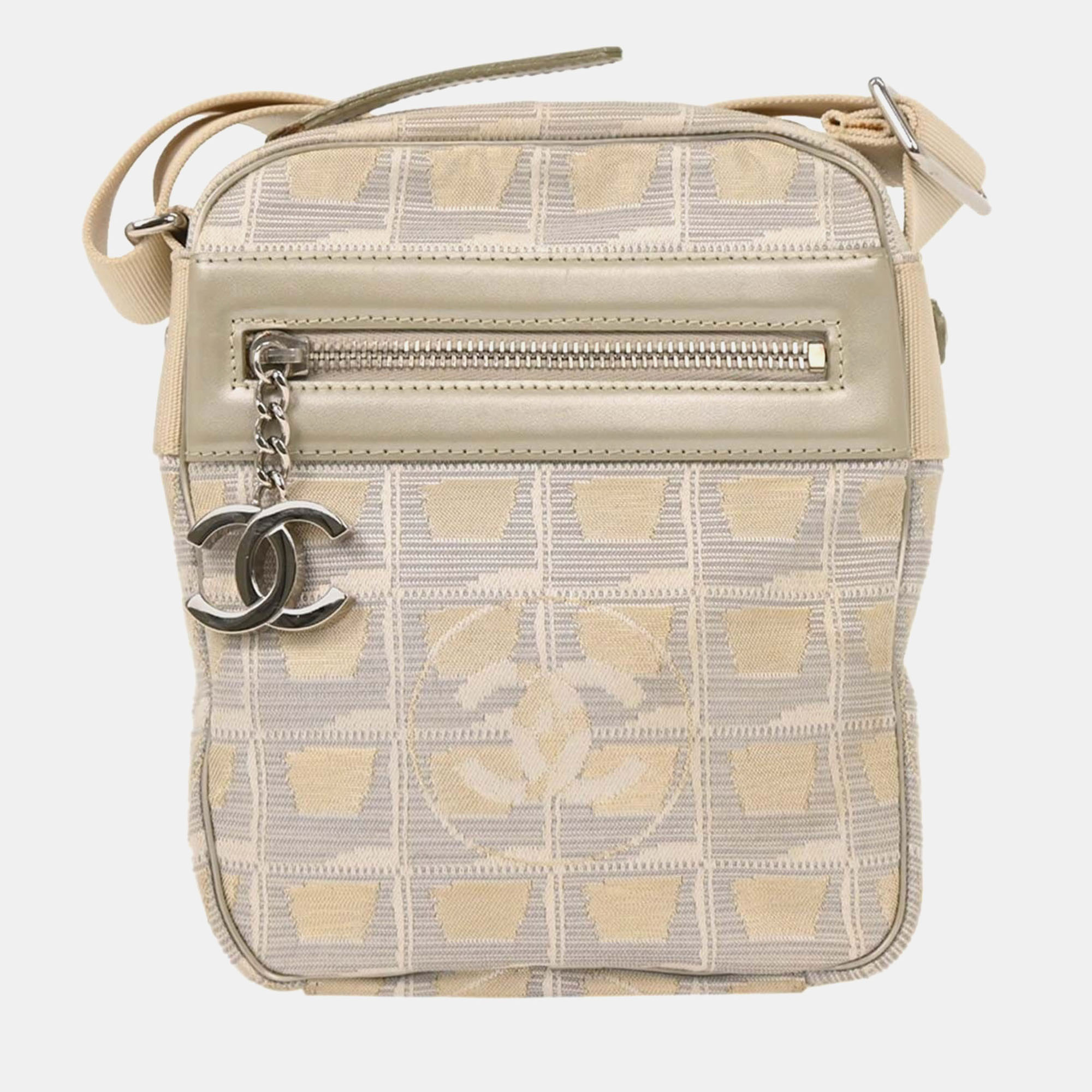 

Chanel White Jacquard Nylon Travel Line Shoulder Bag