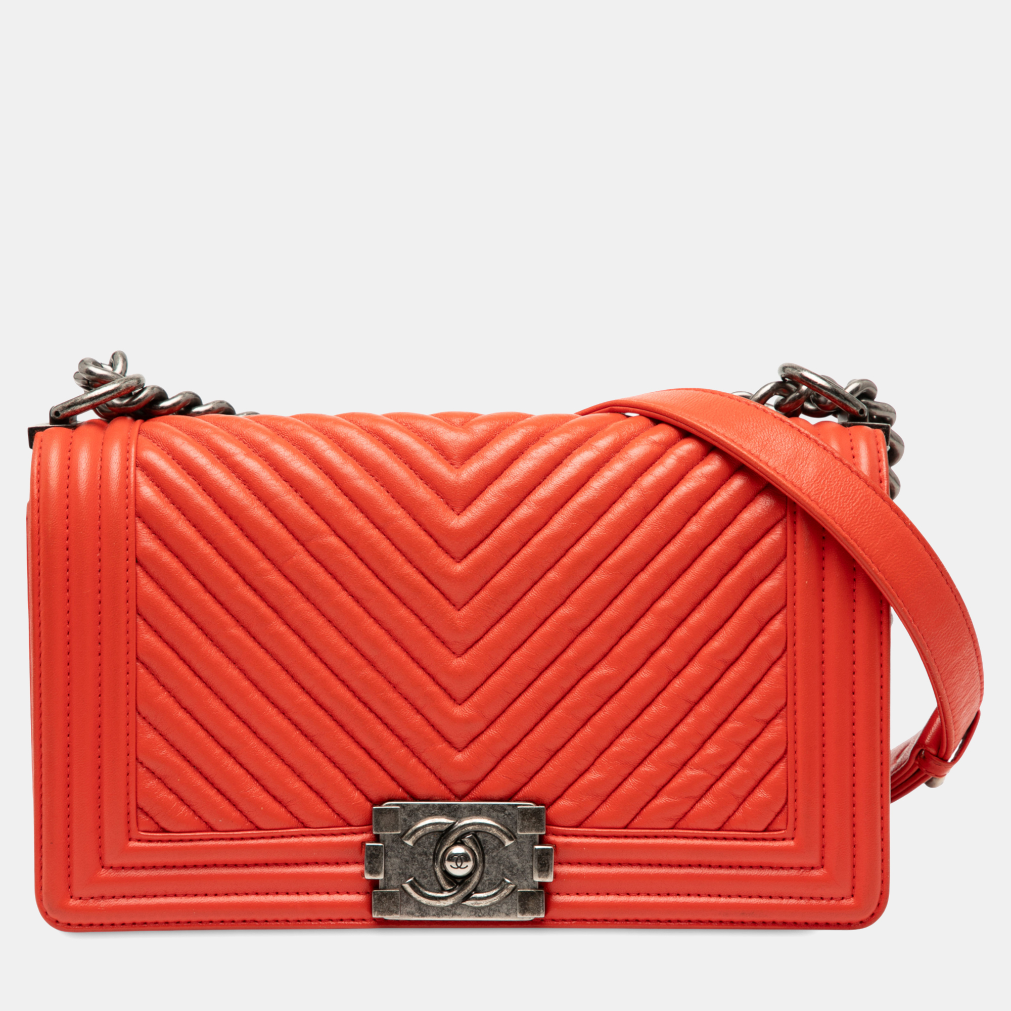 

Chanel Red Old Medium Chevron Lambskin Boy Flap