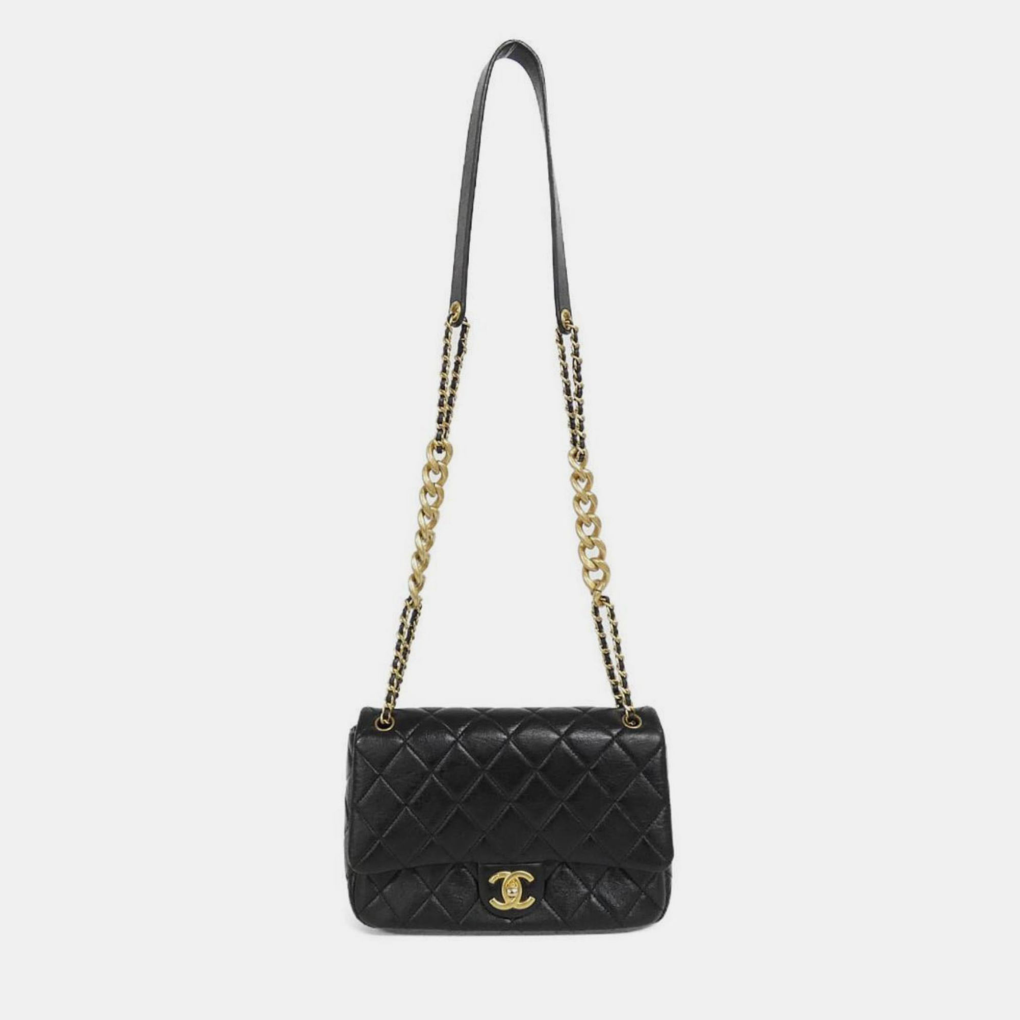 Click to view more detailed imagery on our partner's website Pre-owned Chanel Lamb Leather Shoulder Bag In Black