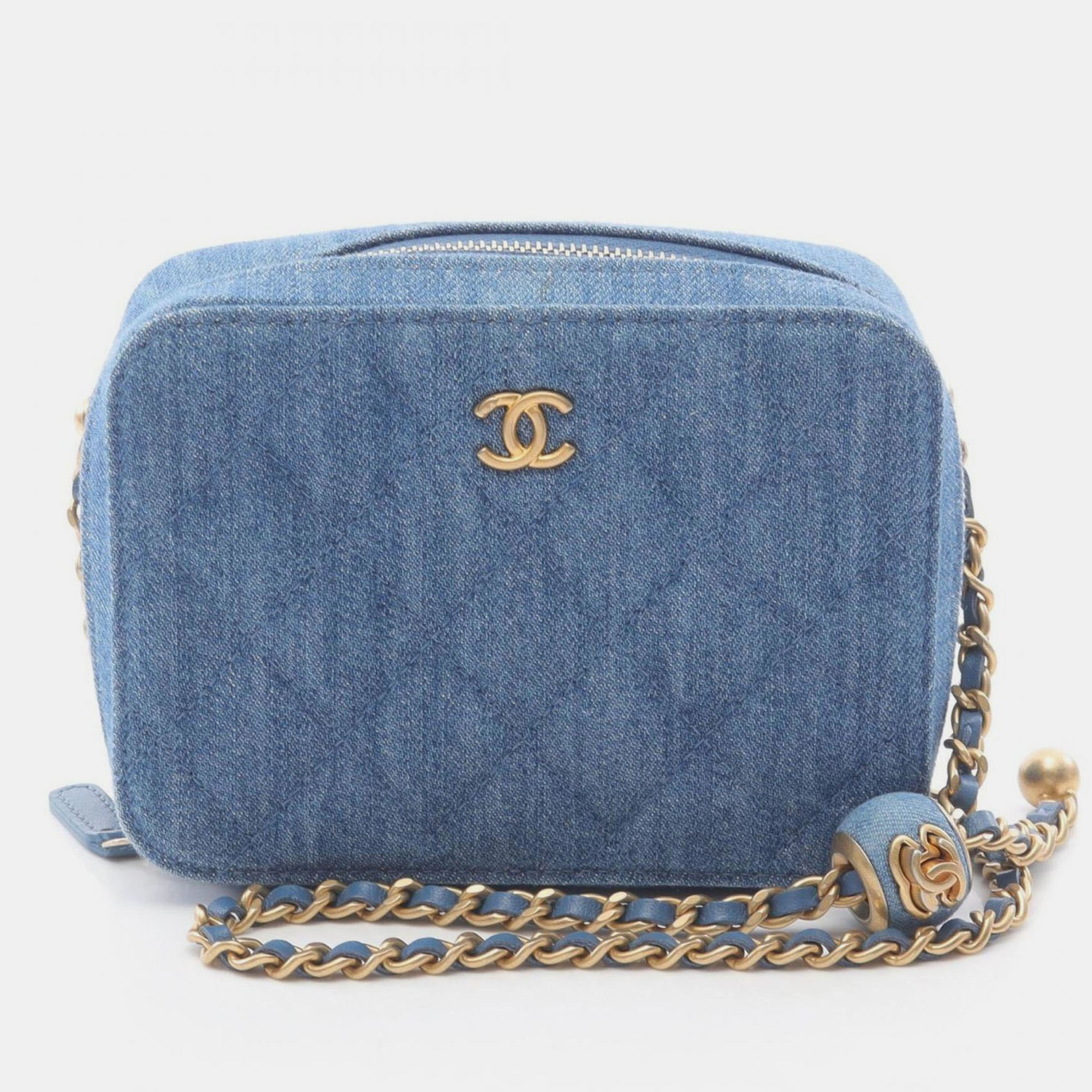 Click to view more detailed imagery on our partner's website Pre-owned Chanel Matelasse Shoulder Bag Denim Blue