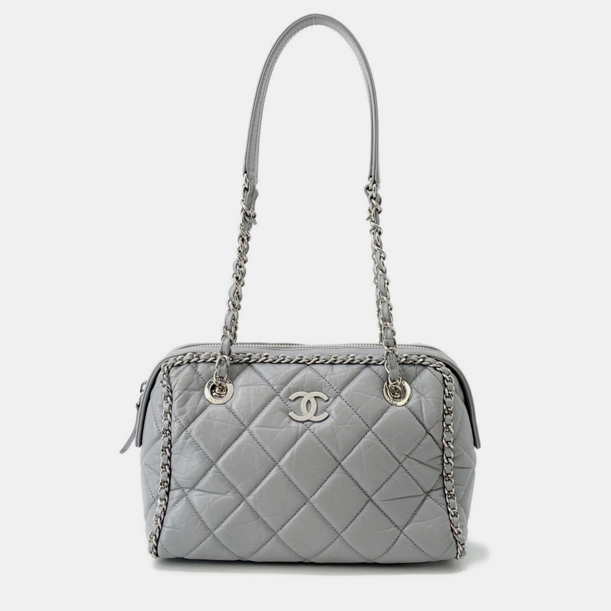 

Chanel Chain Shoulder Bag In Calfskin., Grey