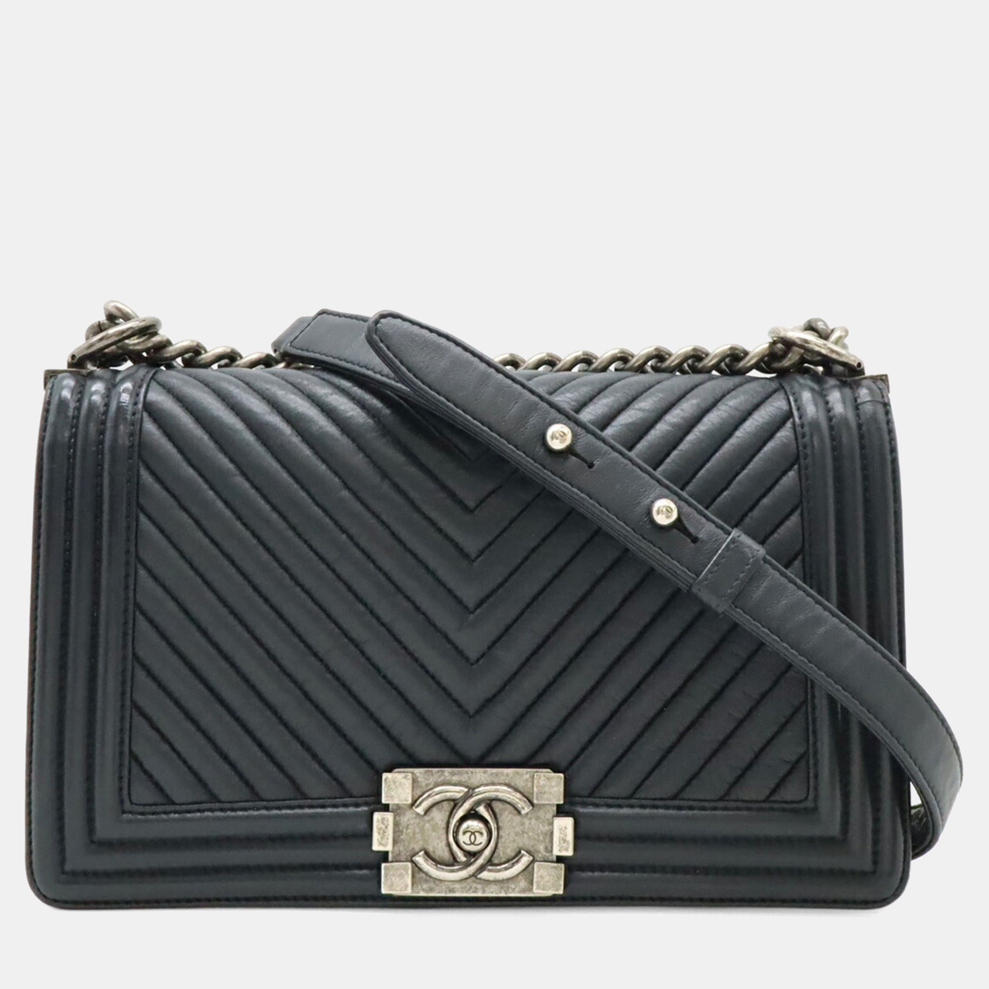 

Chanel Boy Chanel 25 V-Stitch Coco Mark Chain Shoulder Bag In Calfskin Leather Black/Grey