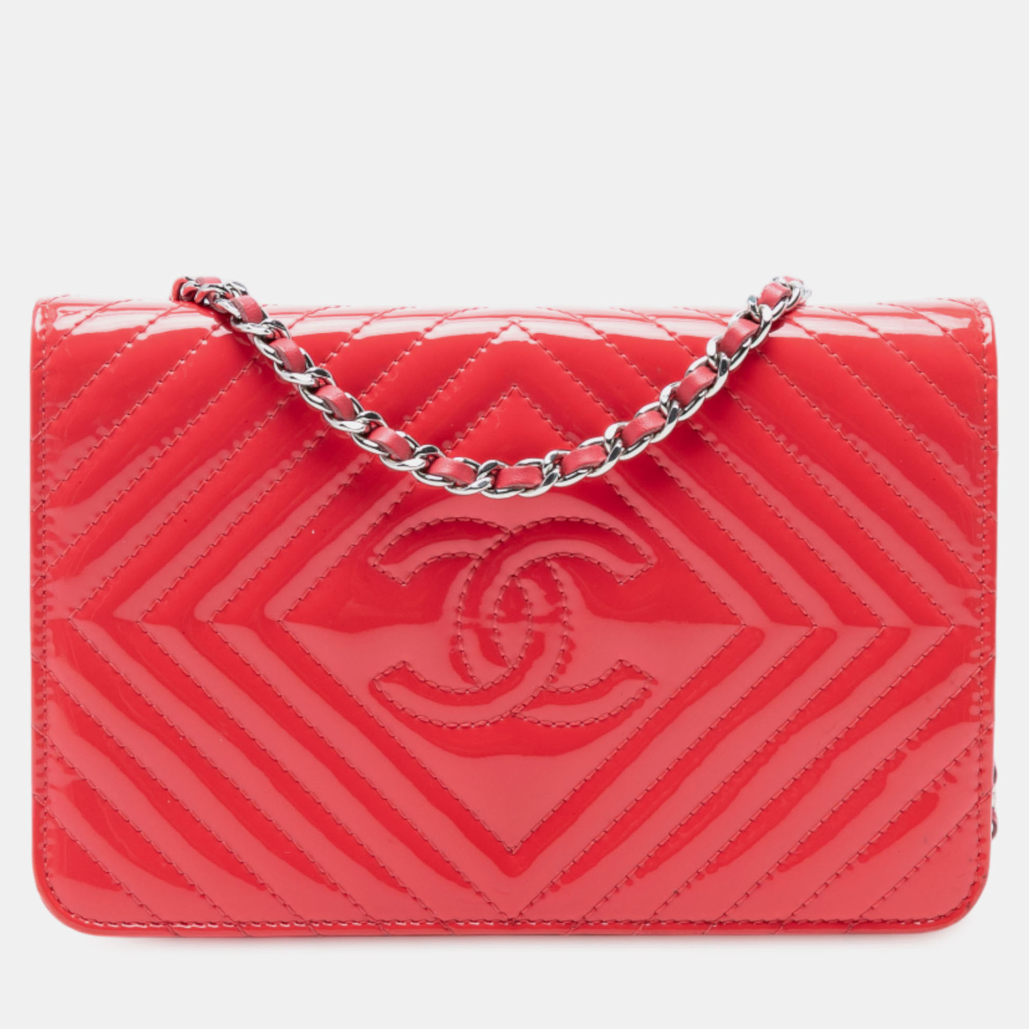 

Chanel Red CC Patent Diamond Quilted Wallet On Chain