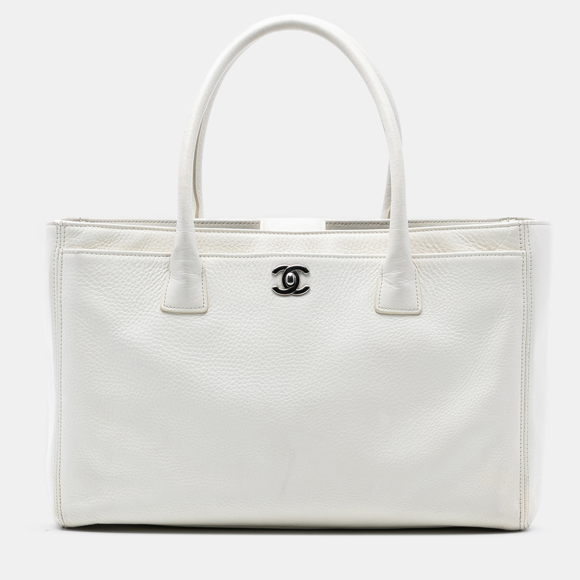 Pre-owned Chanel White Medium Caviar Executive Cerf Tote