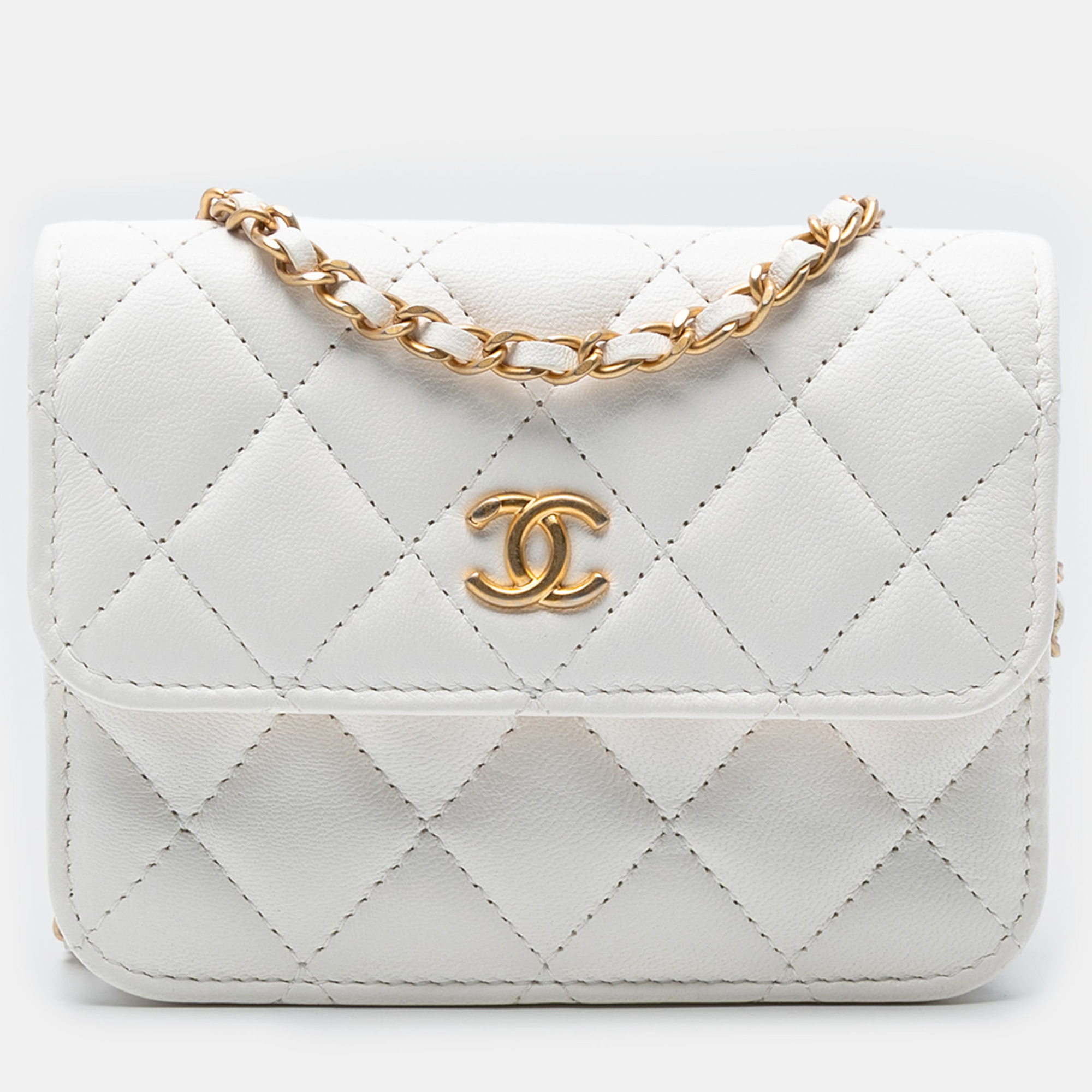 Pre-owned Chanel White Mini Cc Quilted Lambskin Pearl Crush Pouch With Chain