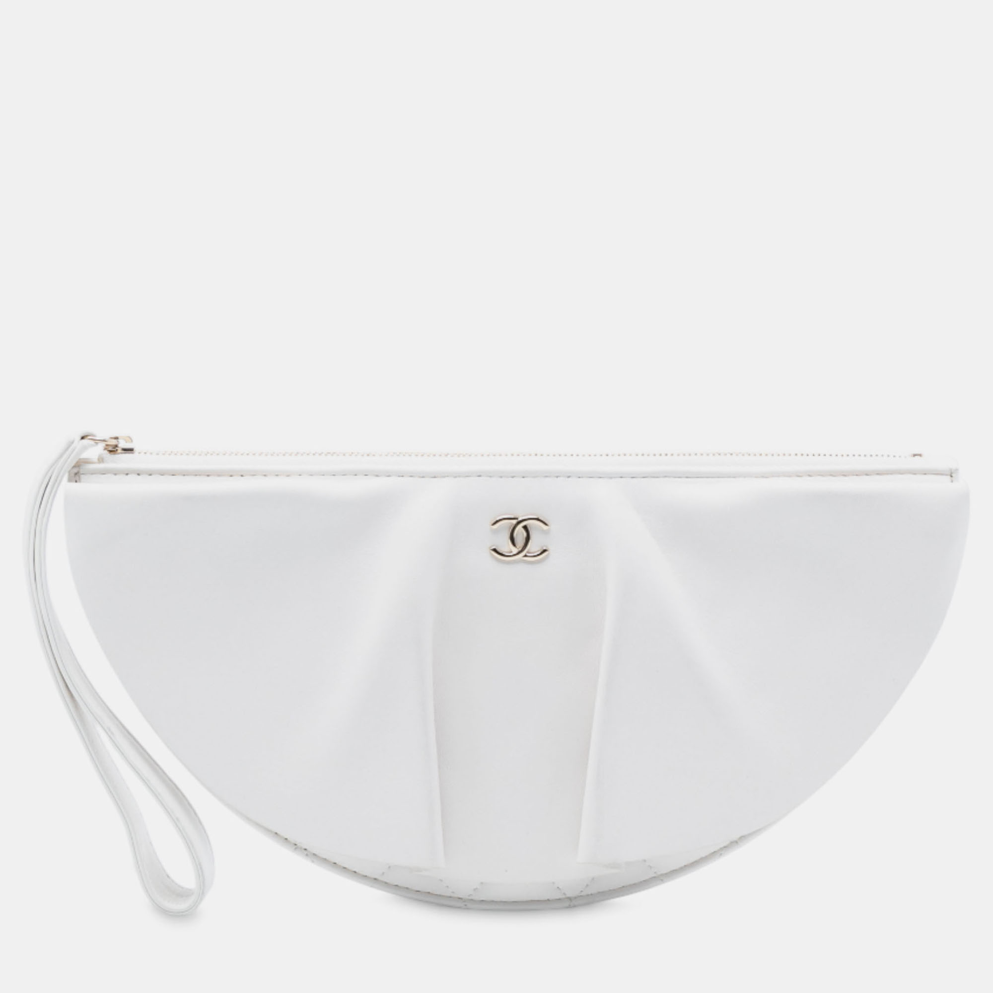 

Chanel White Lambskin Wave Clutch