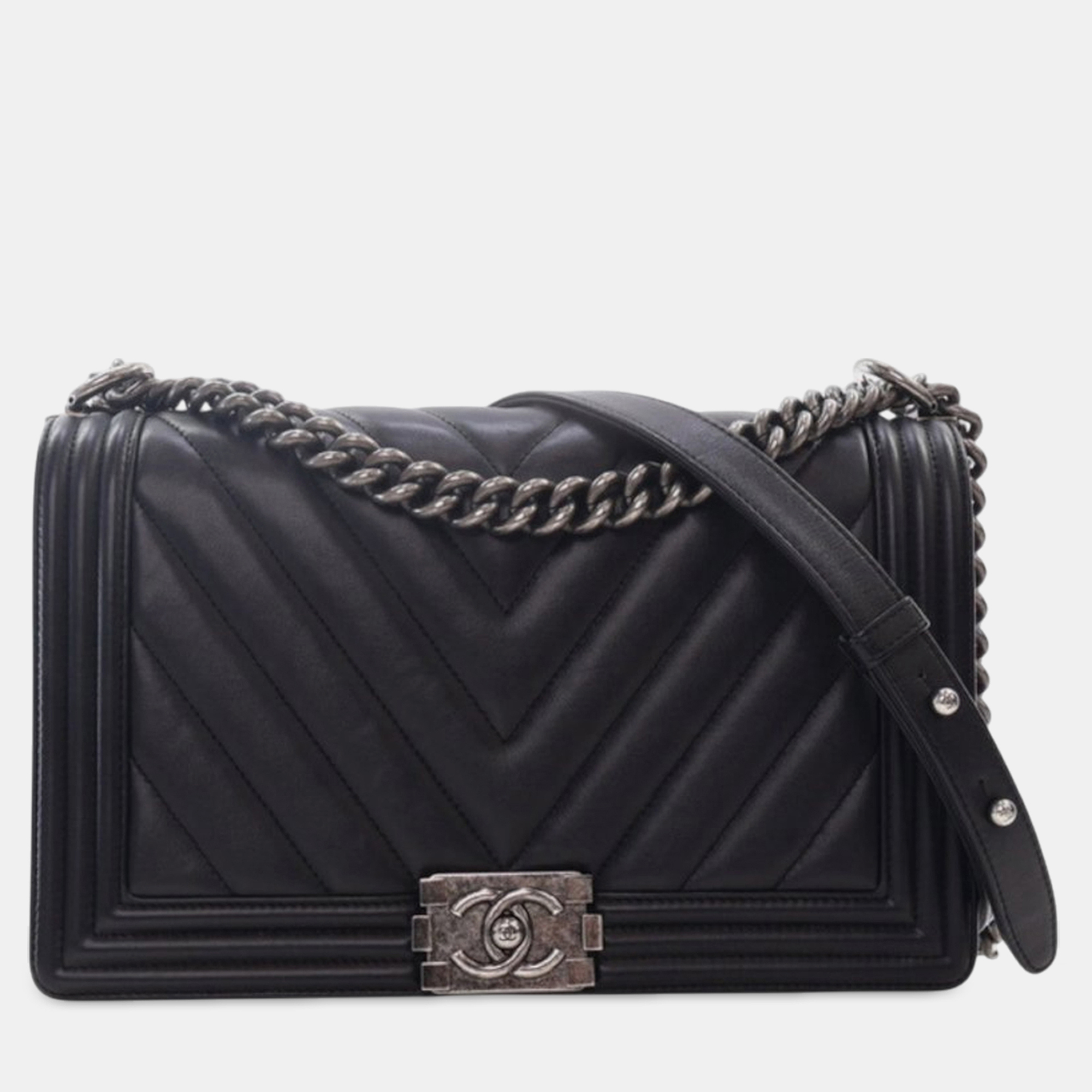 

Chanel Black Medium Chevron Lambskin Boy Flap