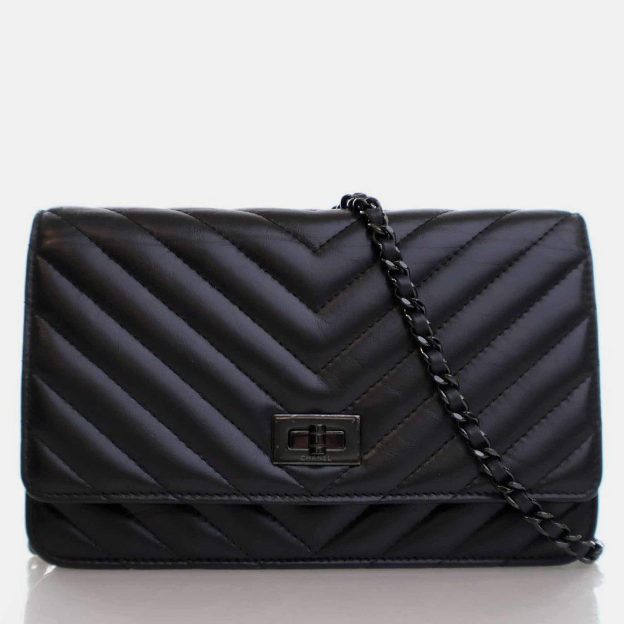 

Chanel So Black Calfskin Reissue Wallet On Chain (WOC)