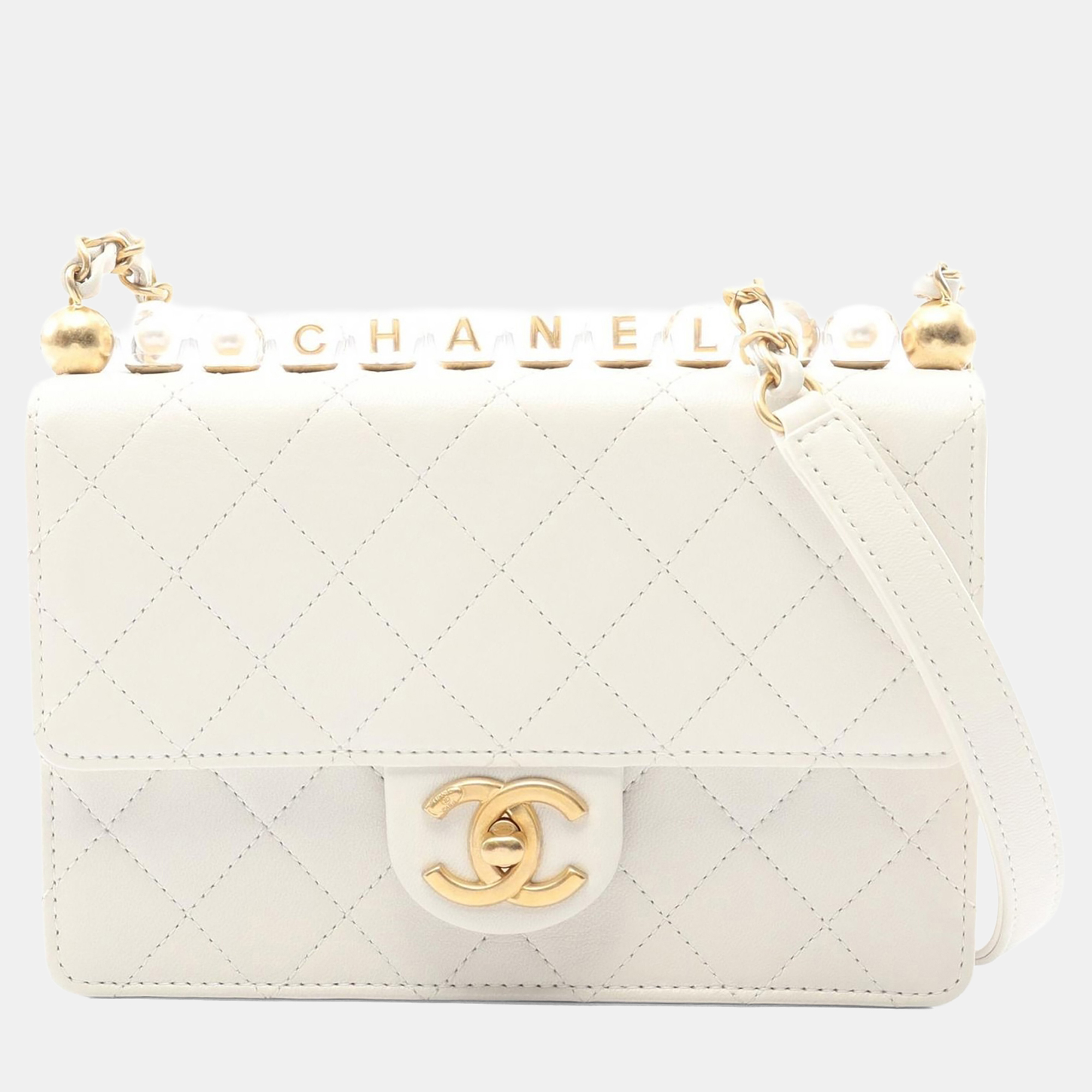

Chanel Chic Pearl White Lambskin Leather Crossbody Bag