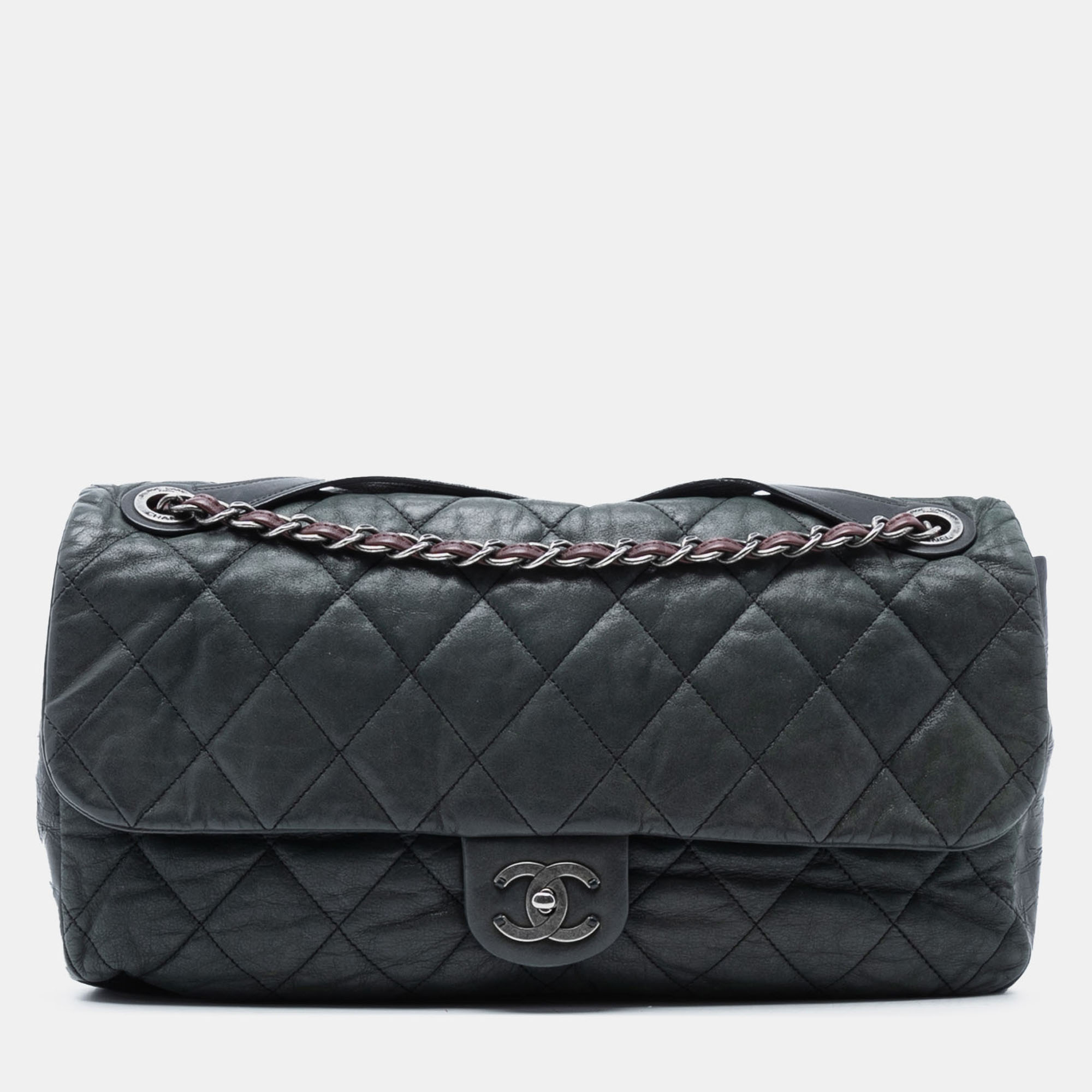 Pre-owned Chanel Green Jumbo Iridescent Calfskin In The Mix Flap