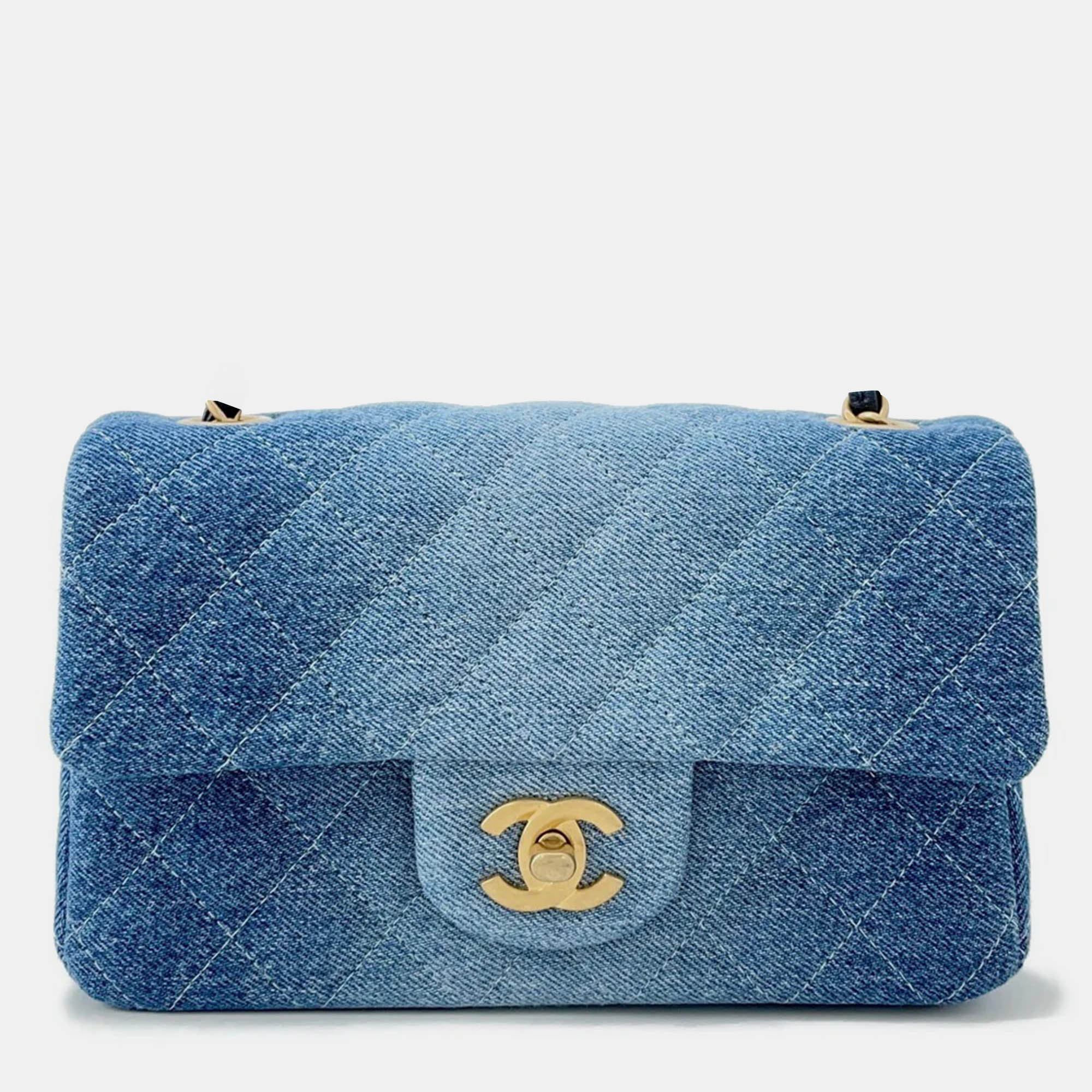

Chanel Matelasse Chain shoulder Bag Blue Denim Size Mini