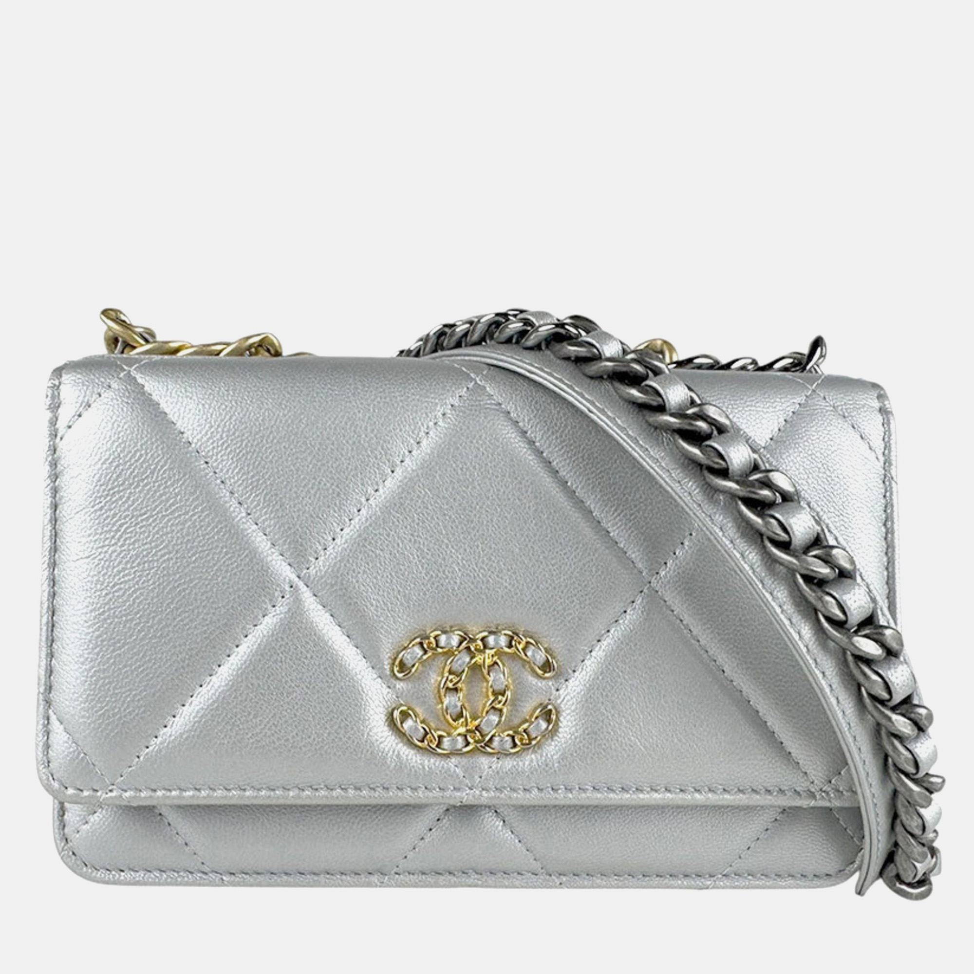 

Chanel Chain Wallet Long Leather Silver