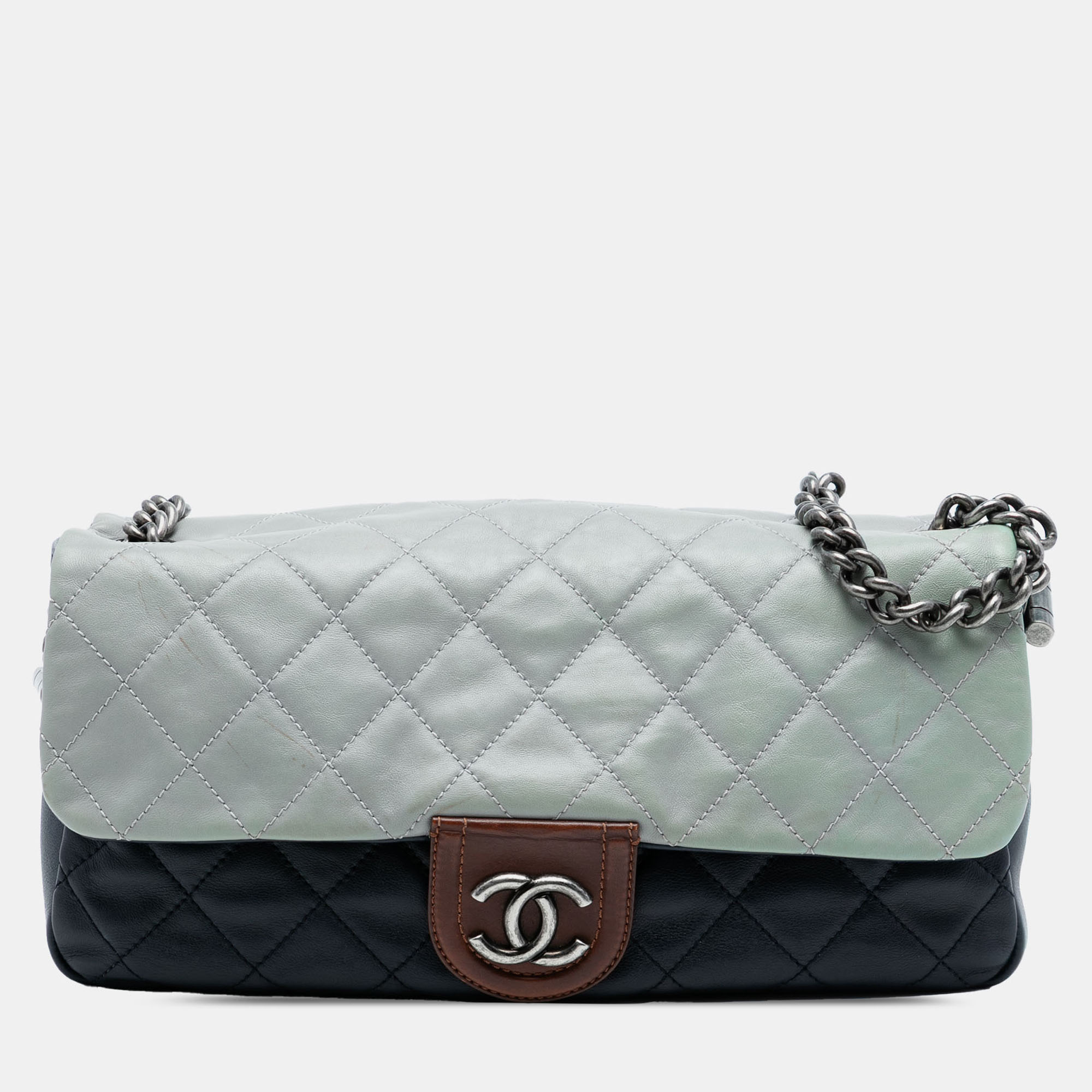 

Chanel Blue Large Tricolor Quilted Lambskin Country Chic Flap